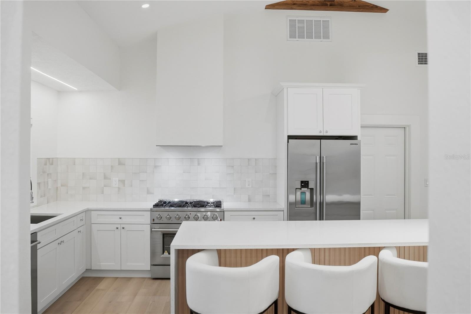 Listing photo id 49 for 2846 Pinellas Point Drive S