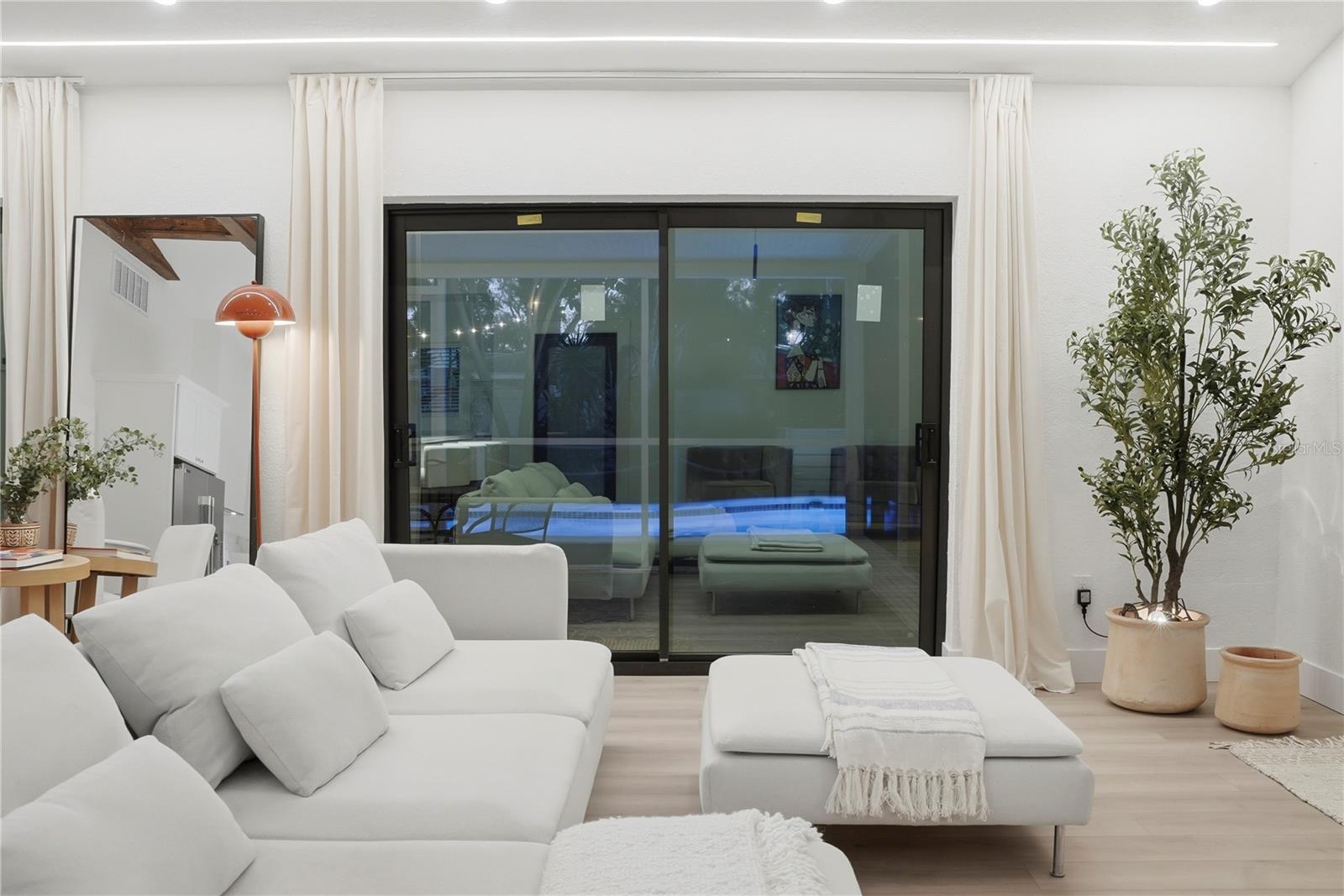 Listing photo id 60 for 2846 Pinellas Point Drive S