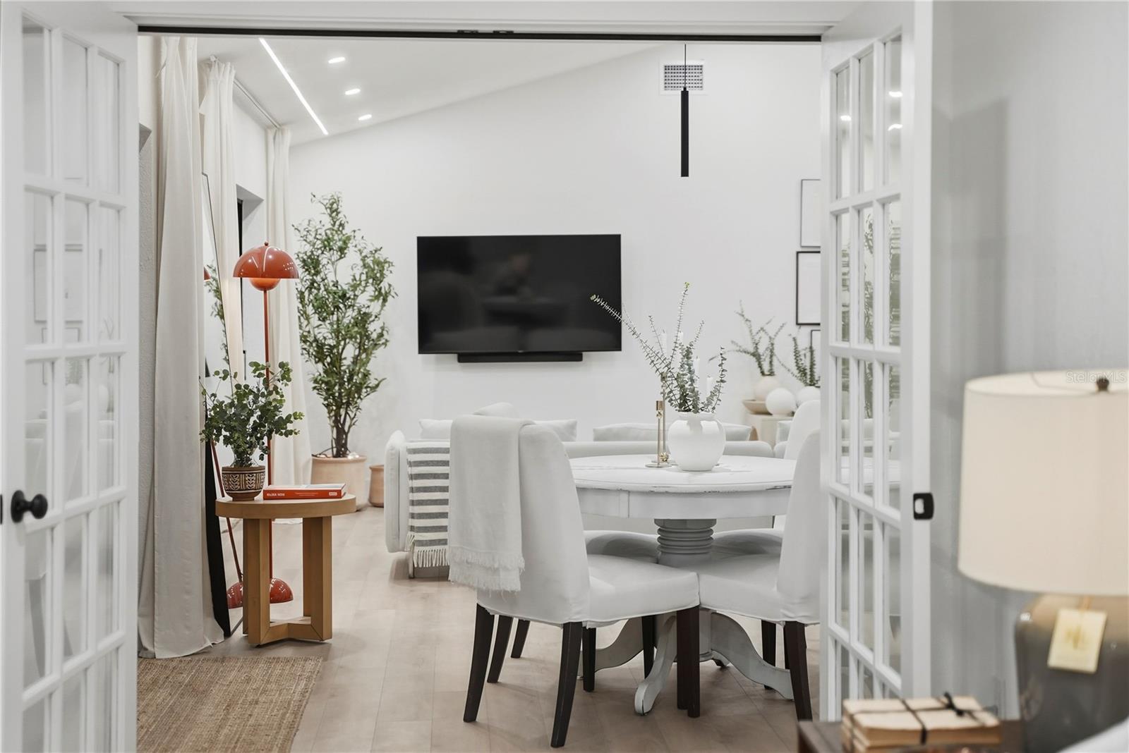 Listing photo id 62 for 2846 Pinellas Point Drive S