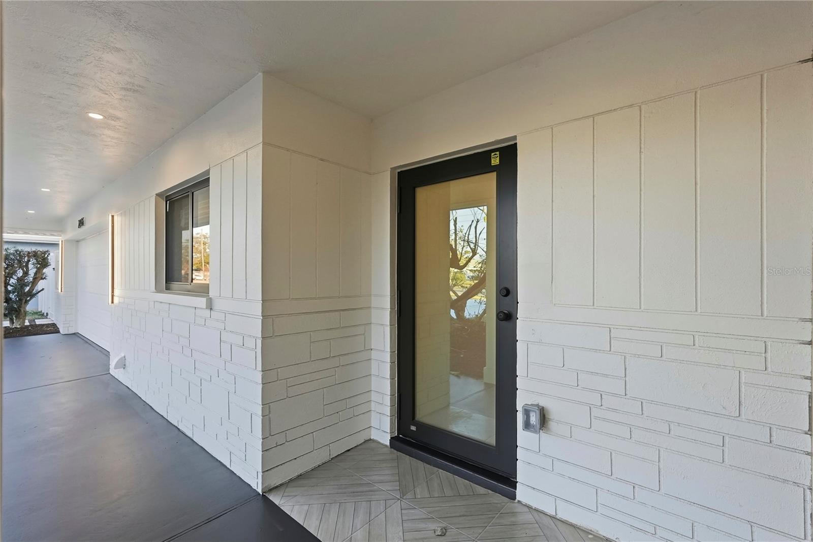 Listing photo id 5 for 2846 Pinellas Point Drive S