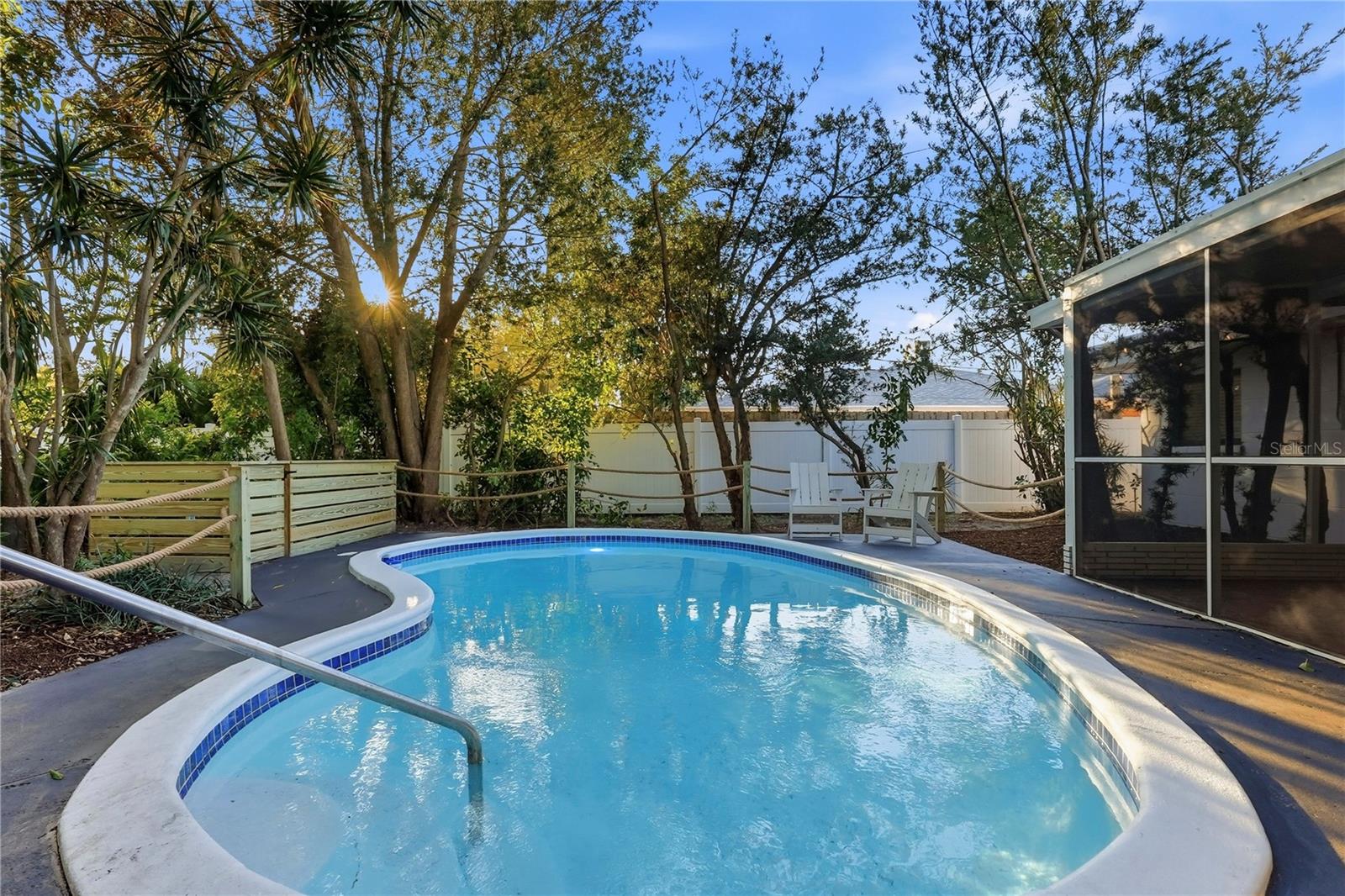 Listing photo id 71 for 2846 Pinellas Point Drive S