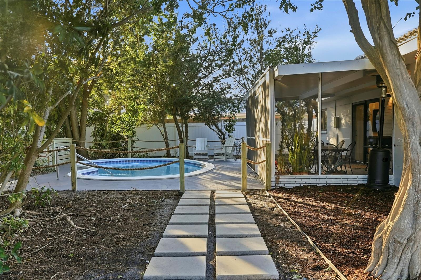 Listing photo id 72 for 2846 Pinellas Point Drive S