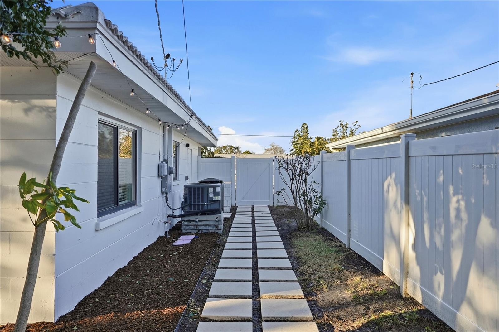 Listing photo id 76 for 2846 Pinellas Point Drive S