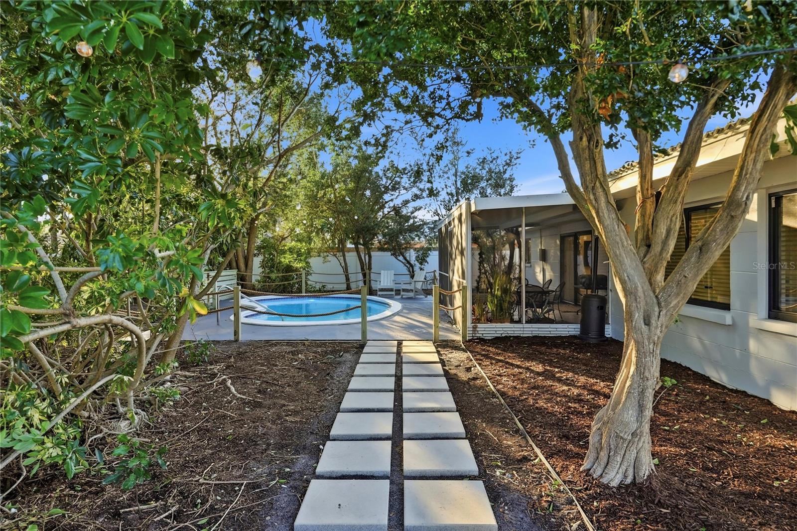 Listing photo id 77 for 2846 Pinellas Point Drive S