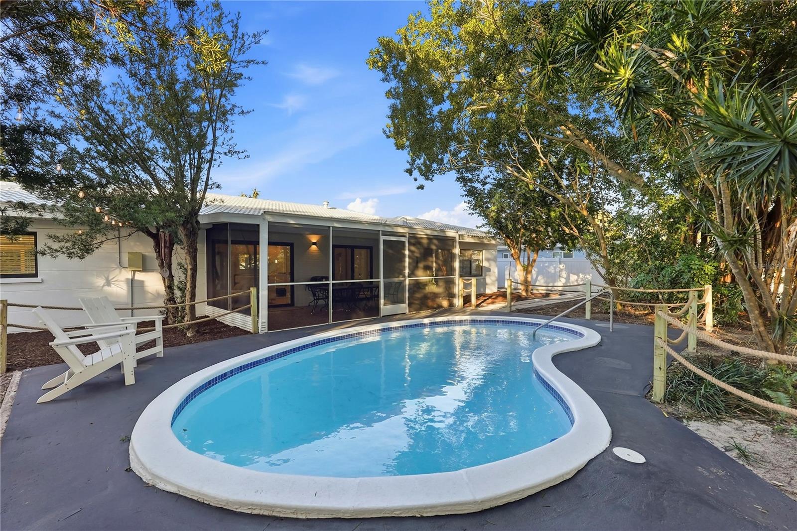 Listing photo id 81 for 2846 Pinellas Point Drive S