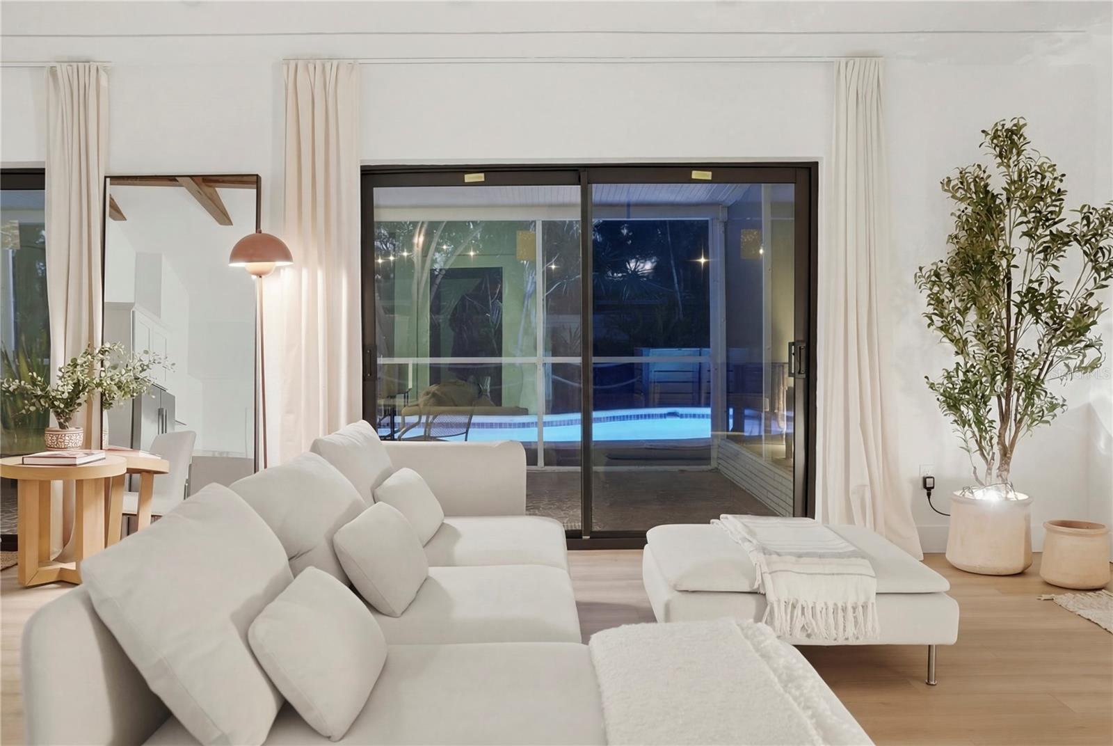 Listing photo id 7 for 2846 Pinellas Point Drive S