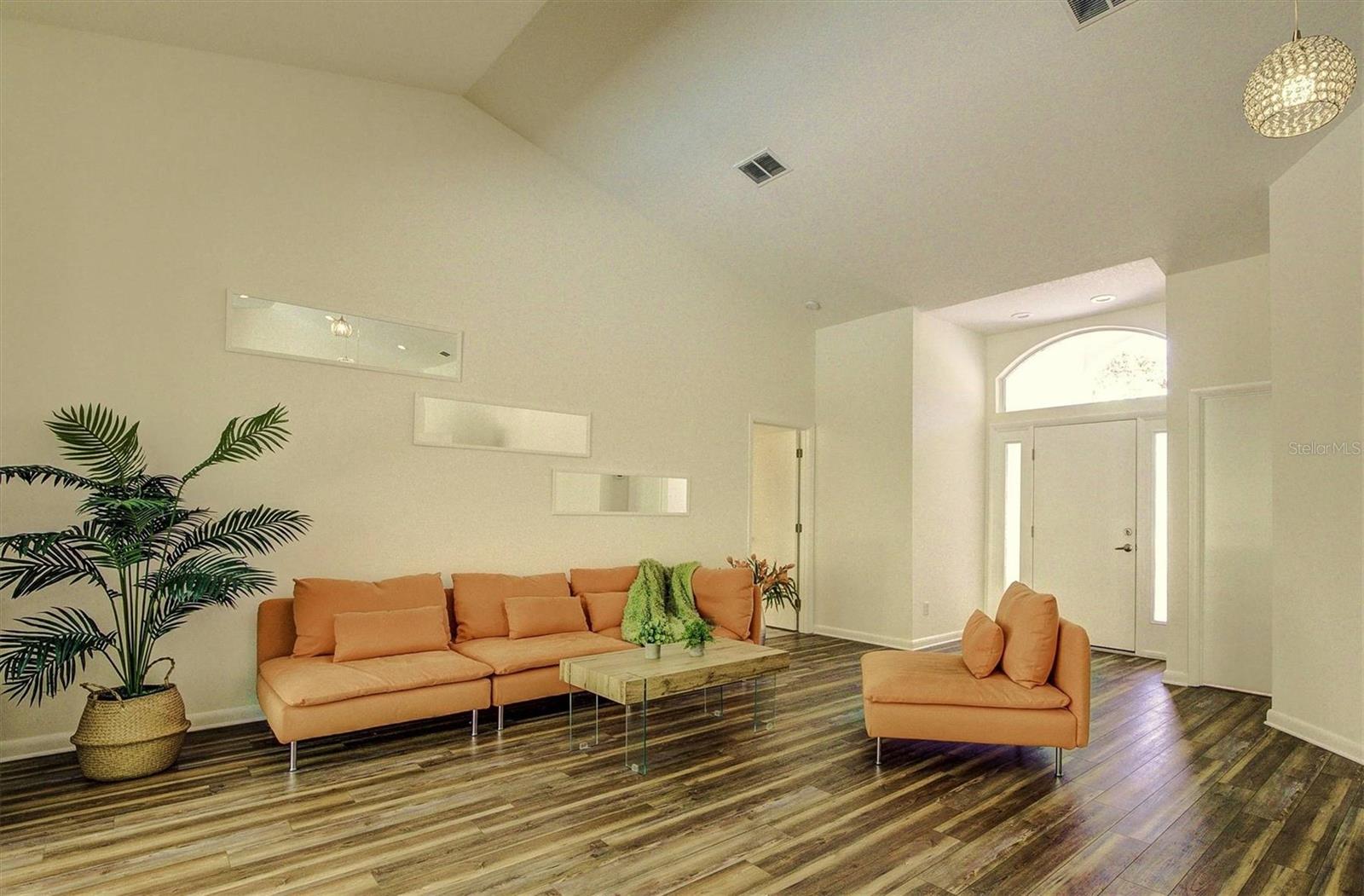 Image 36 of 61 For 14 Carnation Court