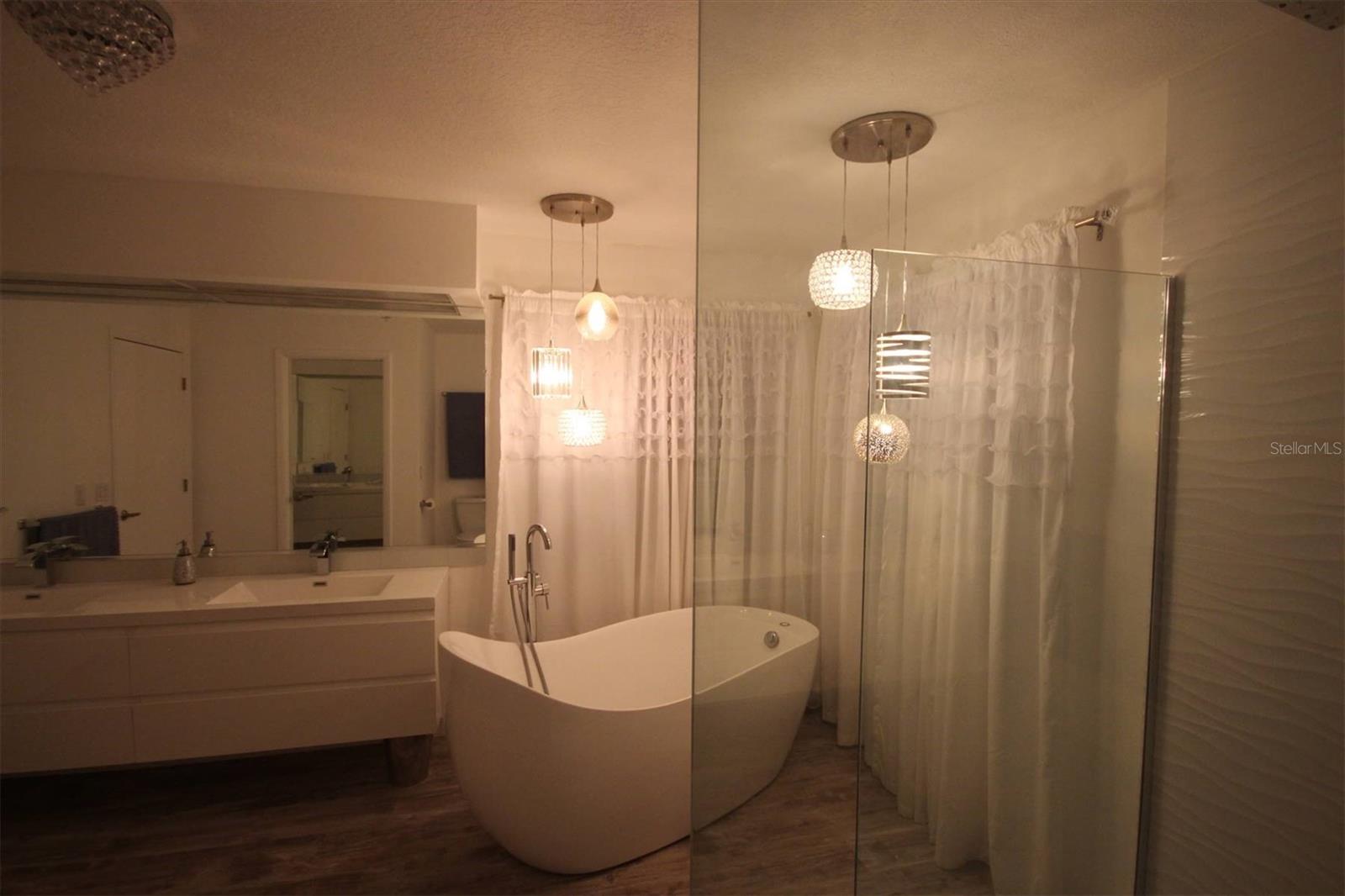 Image 38 of 61 For 14 Carnation Court