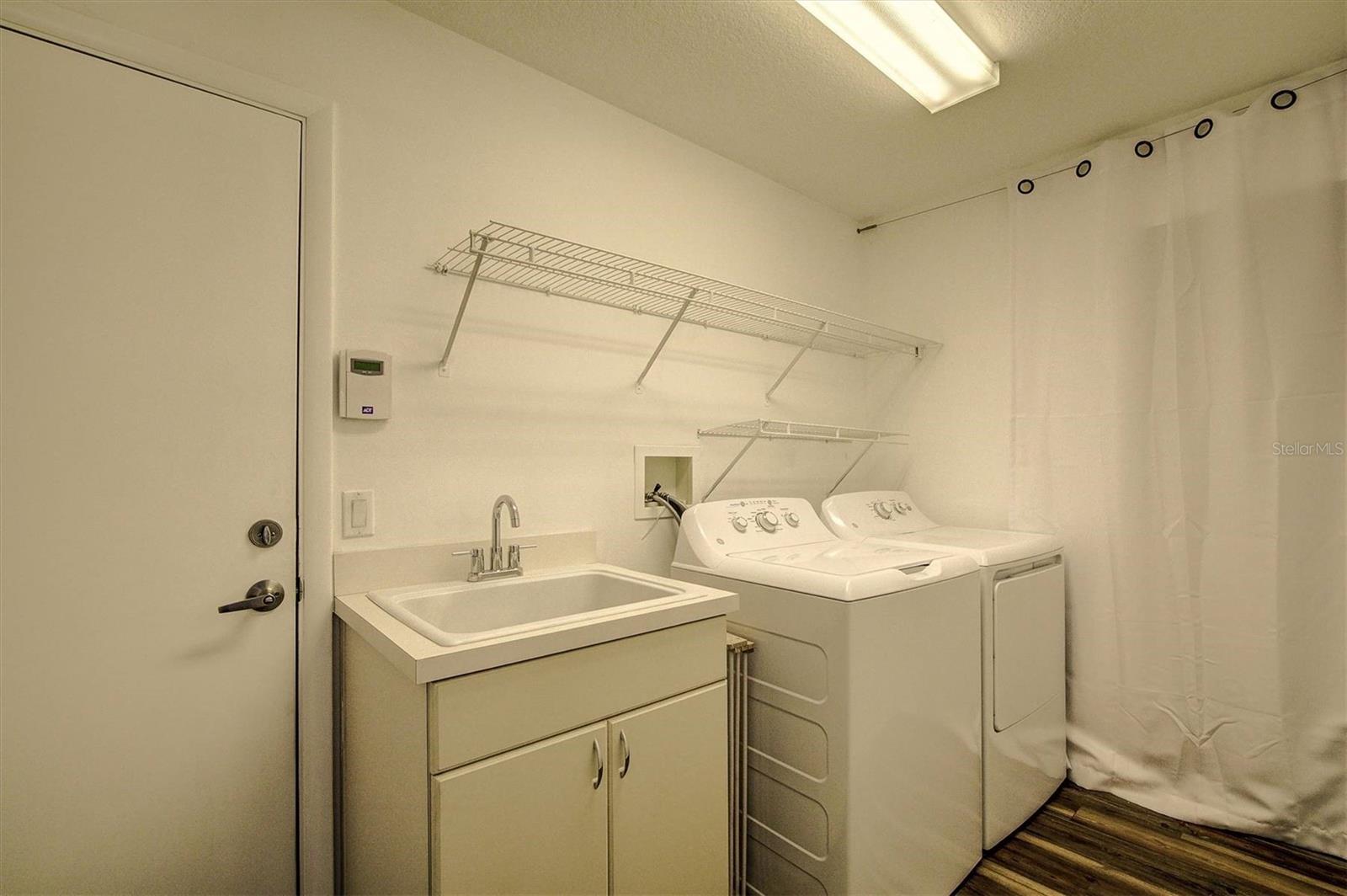 Image 45 of 61 For 14 Carnation Court