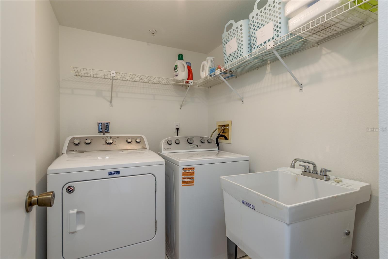 Image 32 of 56 For 320 Island Way 209