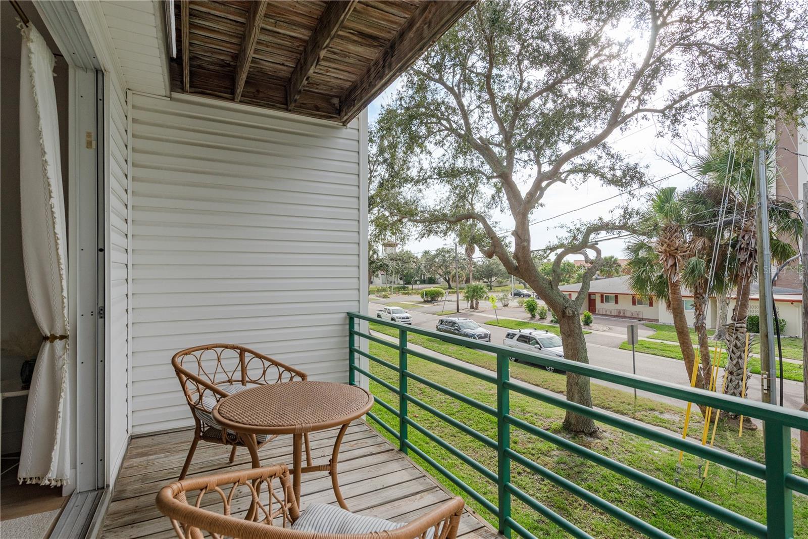 Image 38 of 56 For 320 Island Way 209