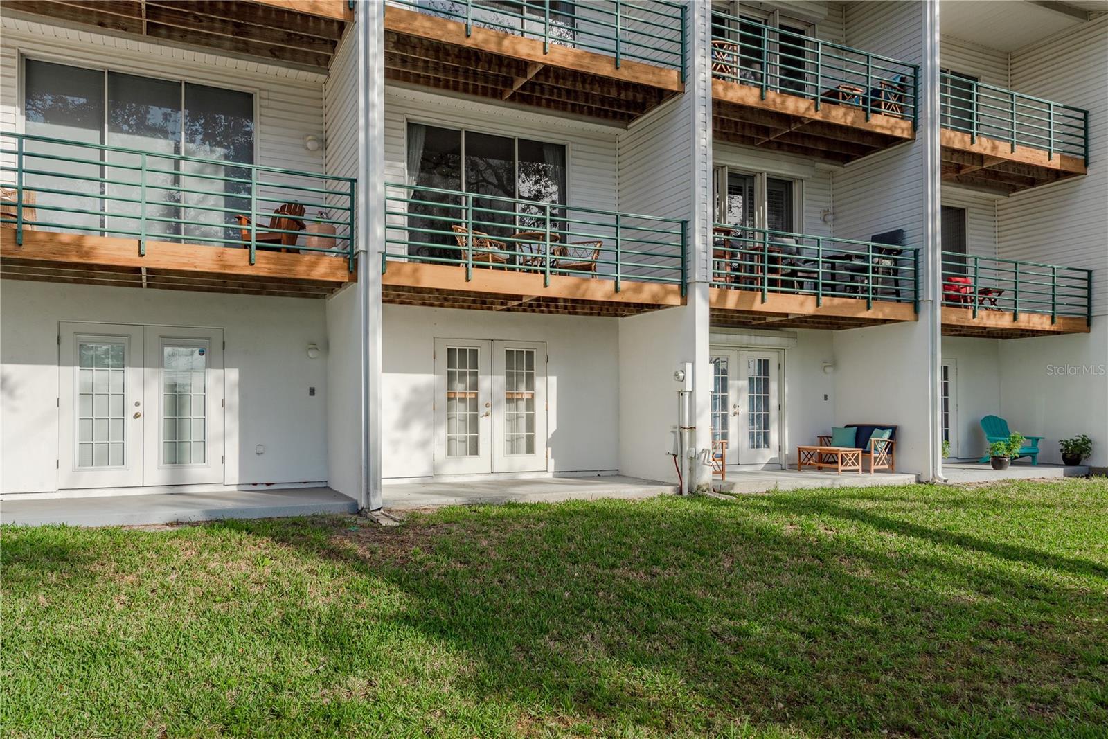 Image 39 of 56 For 320 Island Way 209