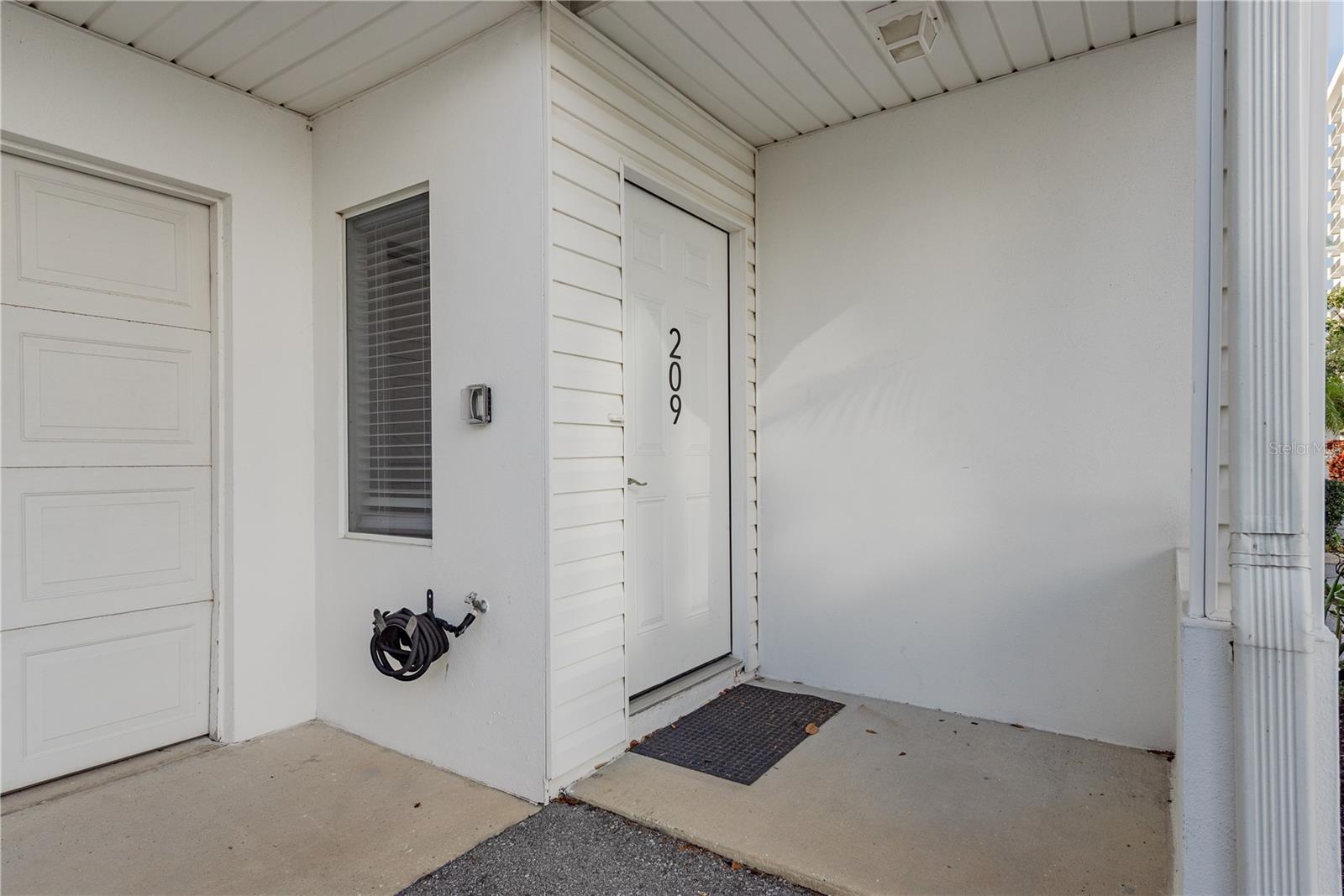 Image 5 of 56 For 320 Island Way 209