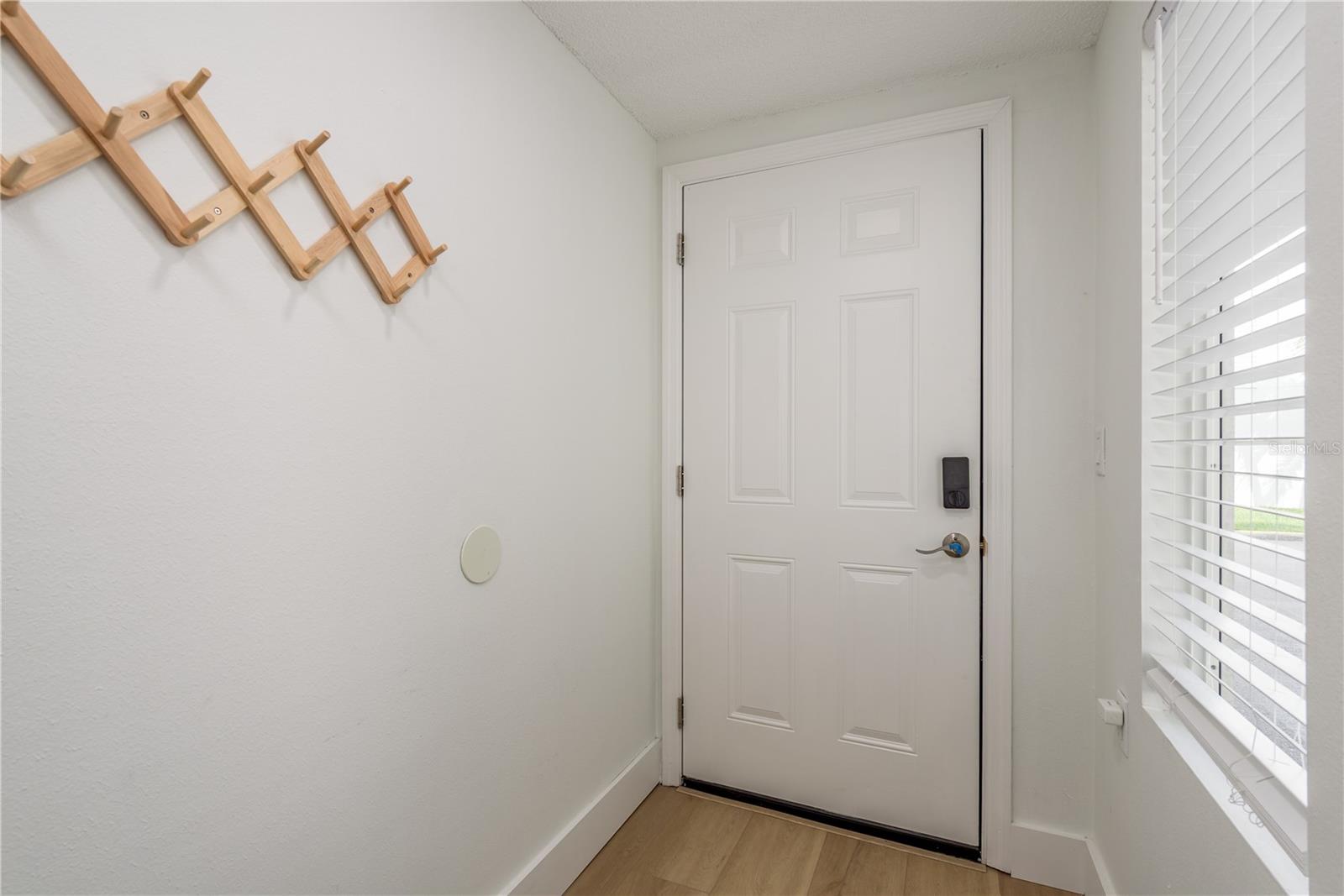 Image 6 of 56 For 320 Island Way 209