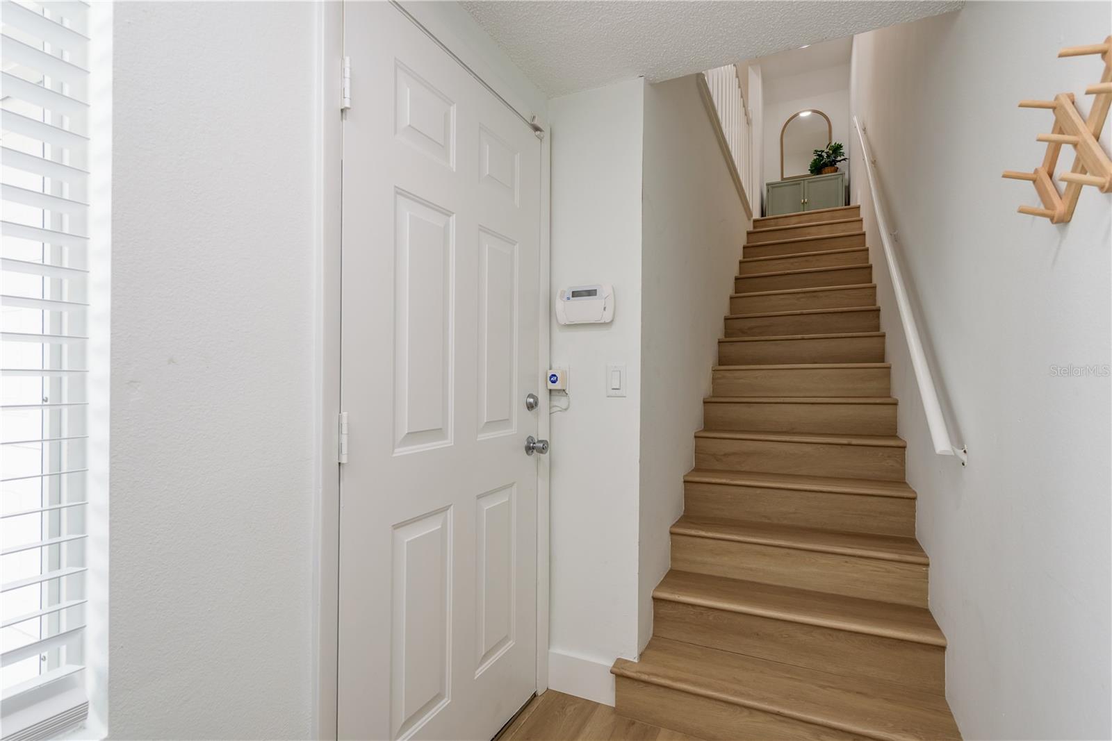 Image 7 of 56 For 320 Island Way 209