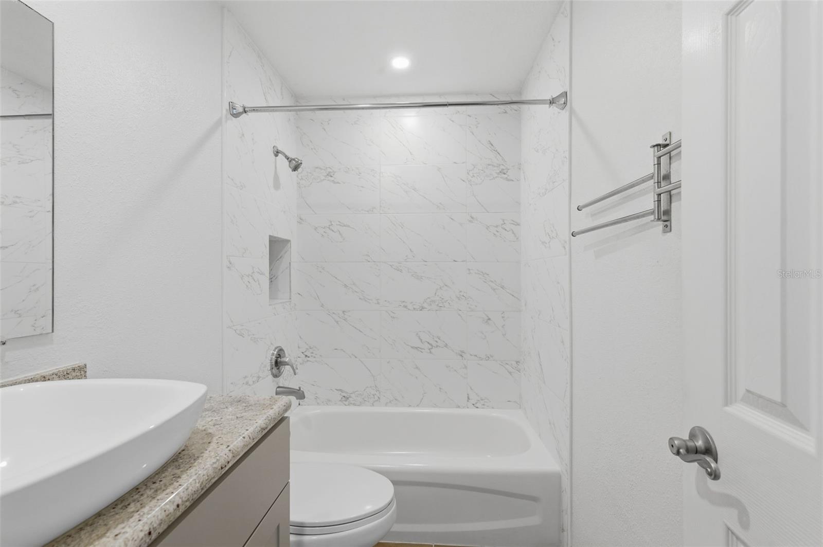 Image 20 of 43 For 5011 Starfish Drive Se D