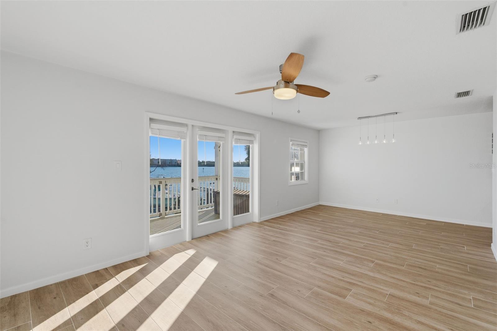 Image 5 of 43 For 5011 Starfish Drive Se D