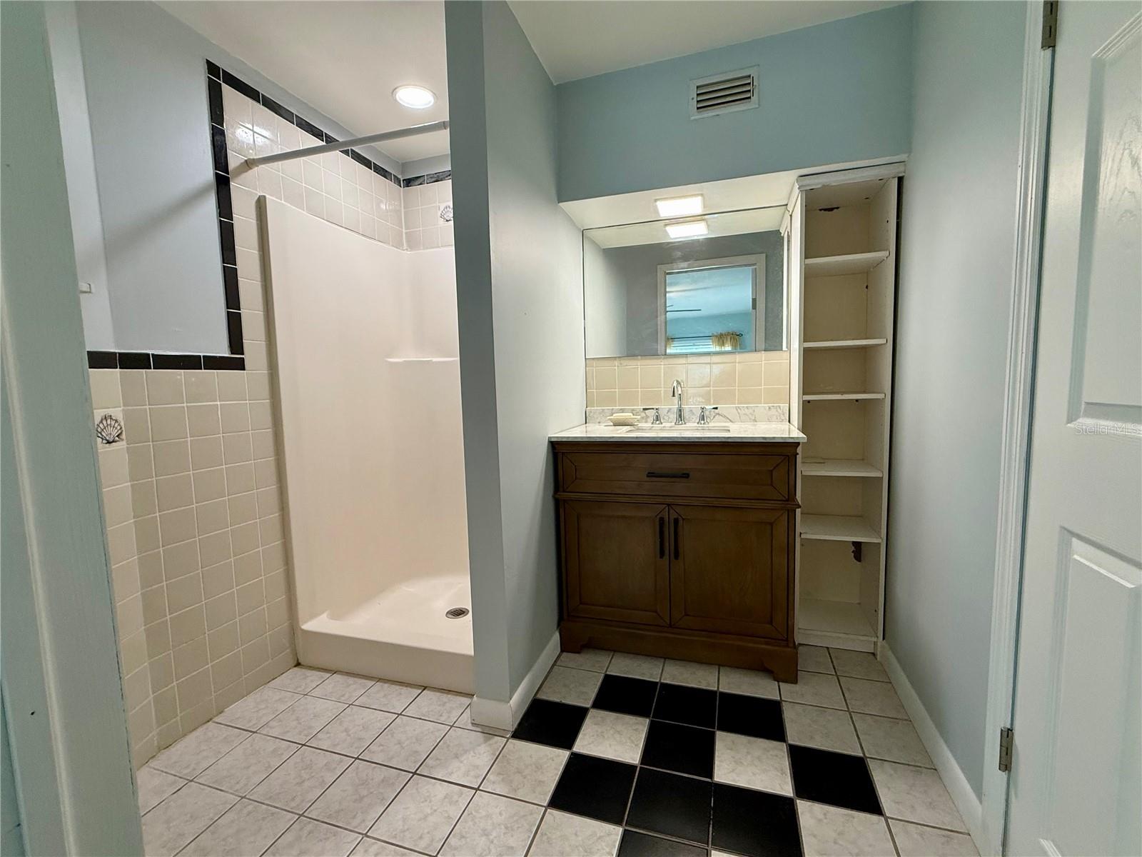 Image 14 of 16 For 4313 Hubert Avenue