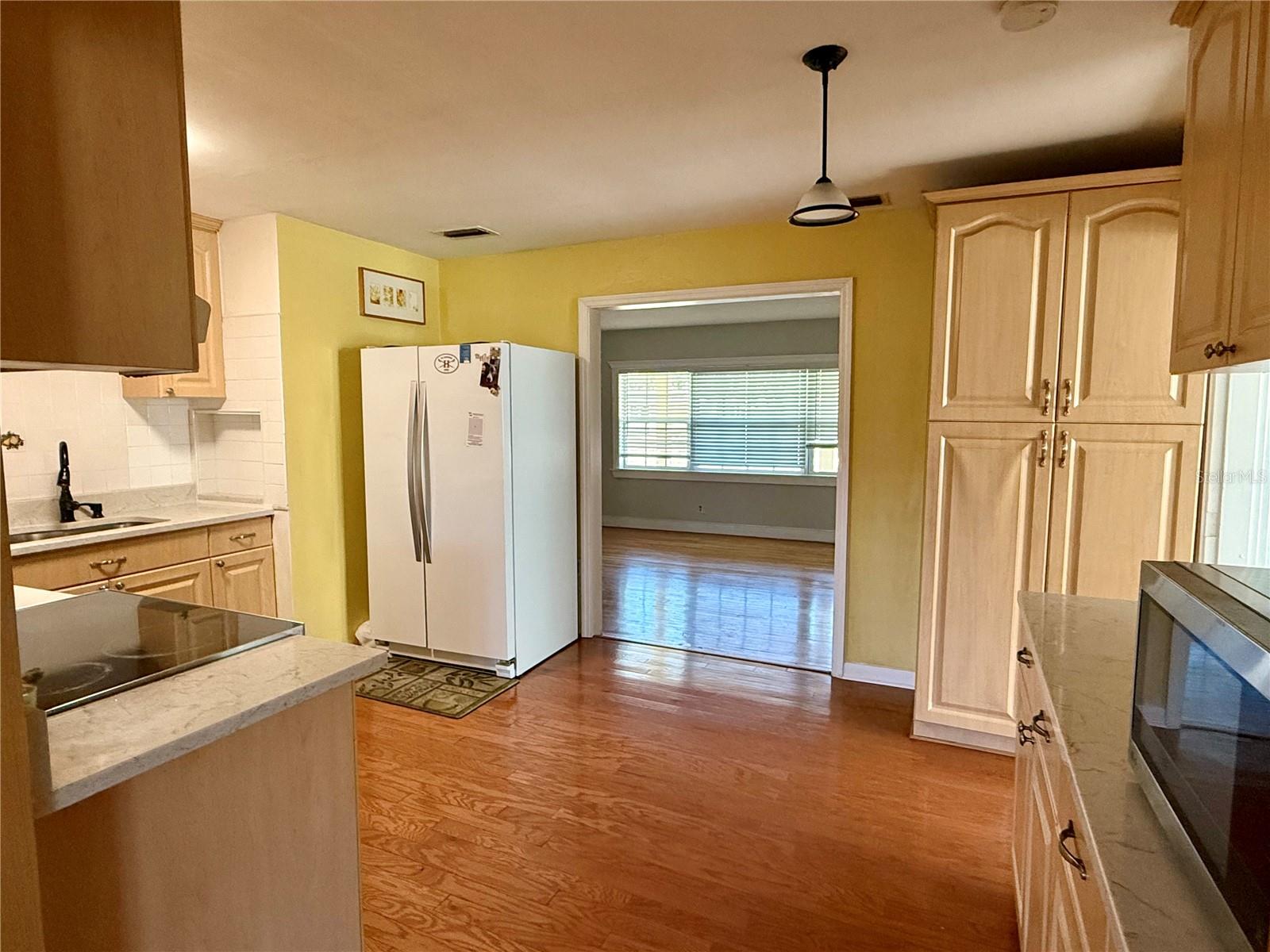 Image 5 of 16 For 4313 Hubert Avenue