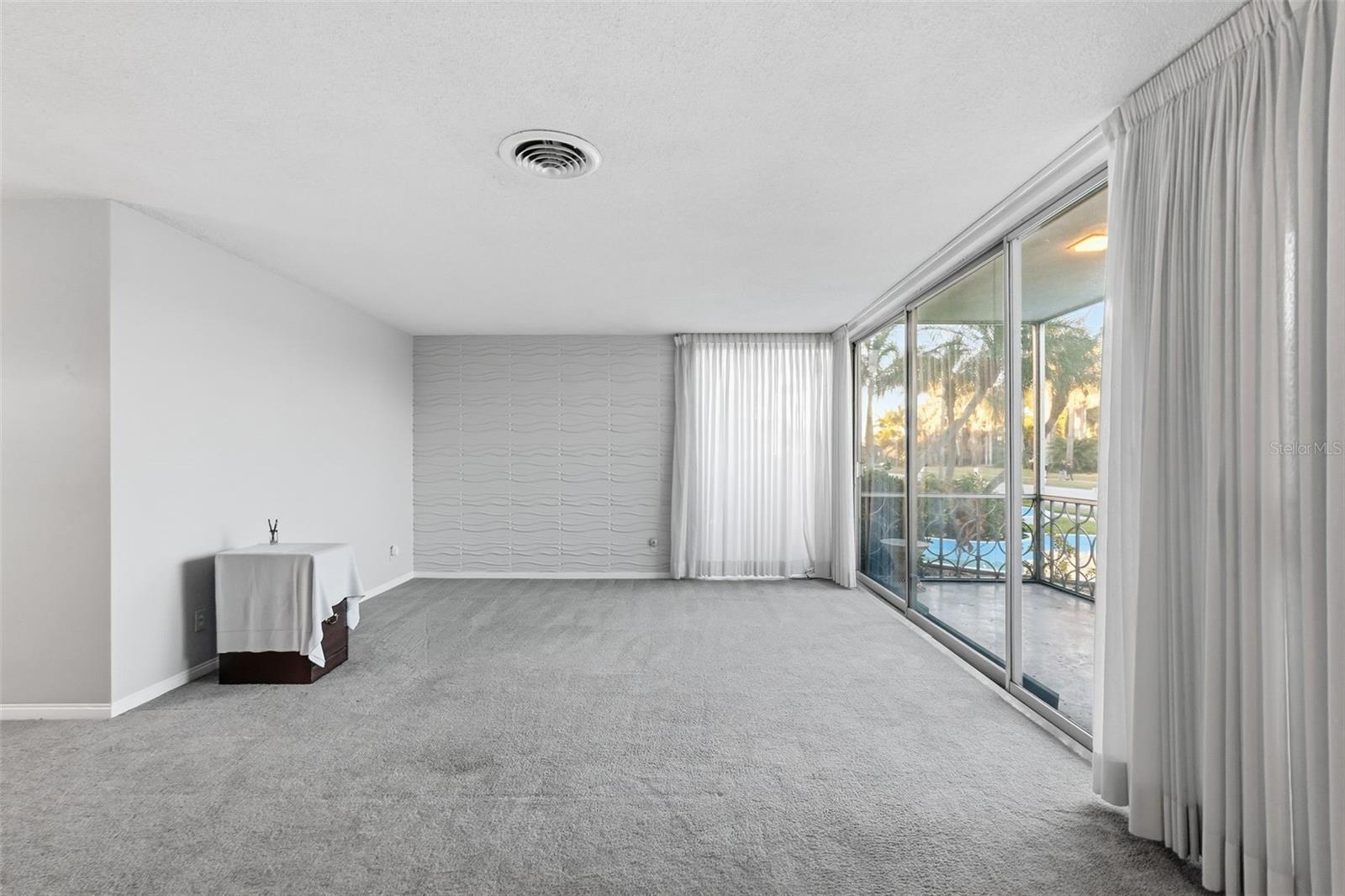 Image 10 of 37 For 1000 Shore Drive Ne 2