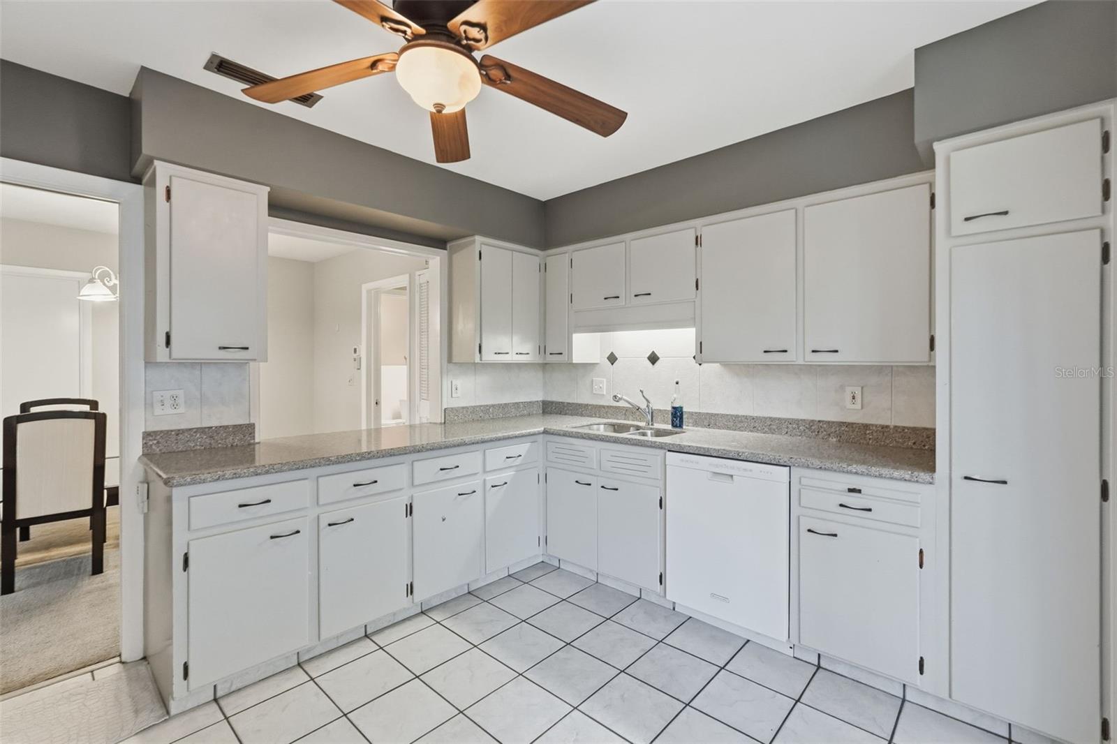 Image 16 of 37 For 1000 Shore Drive Ne 2