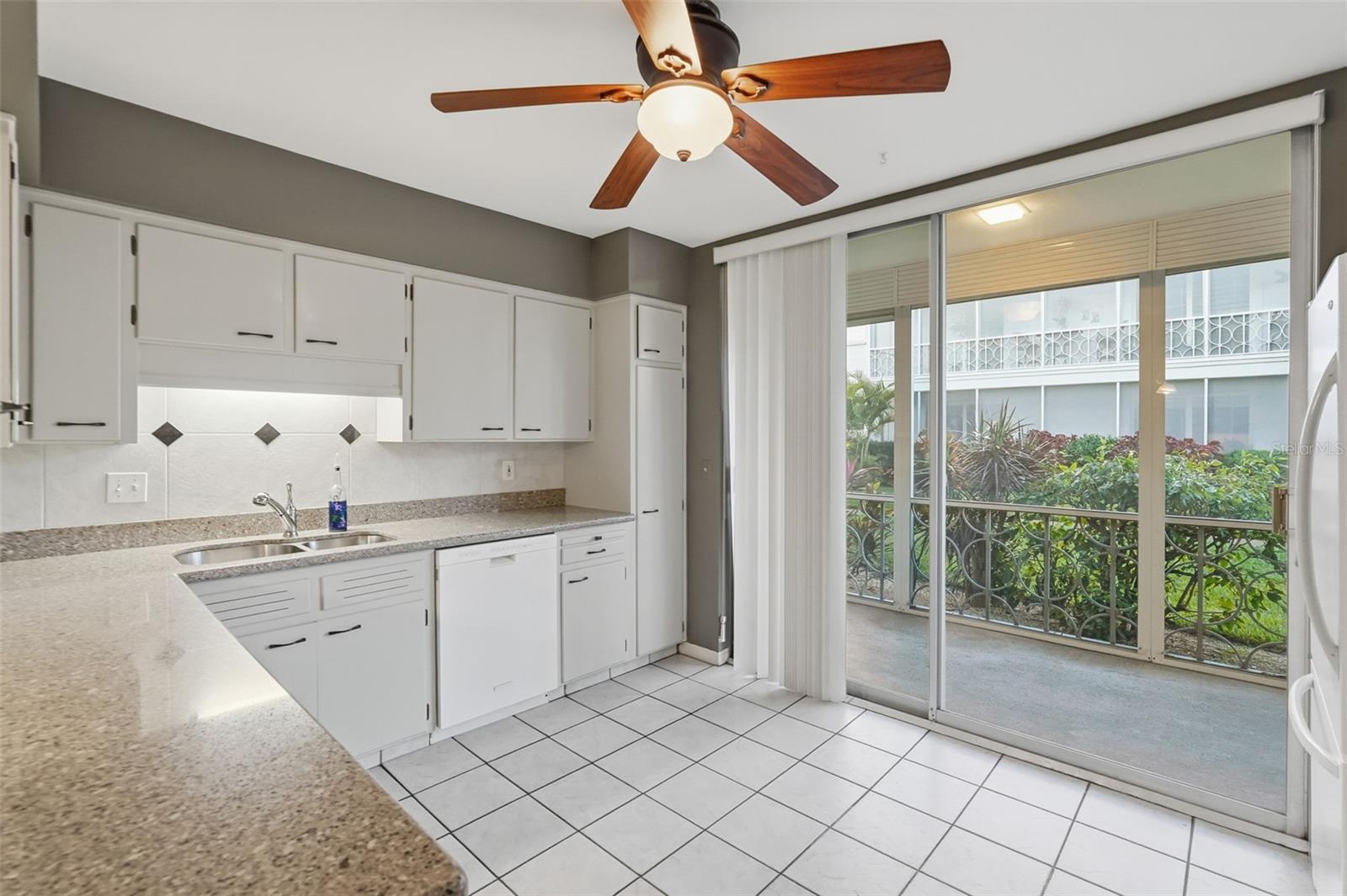 Image 17 of 37 For 1000 Shore Drive Ne 2