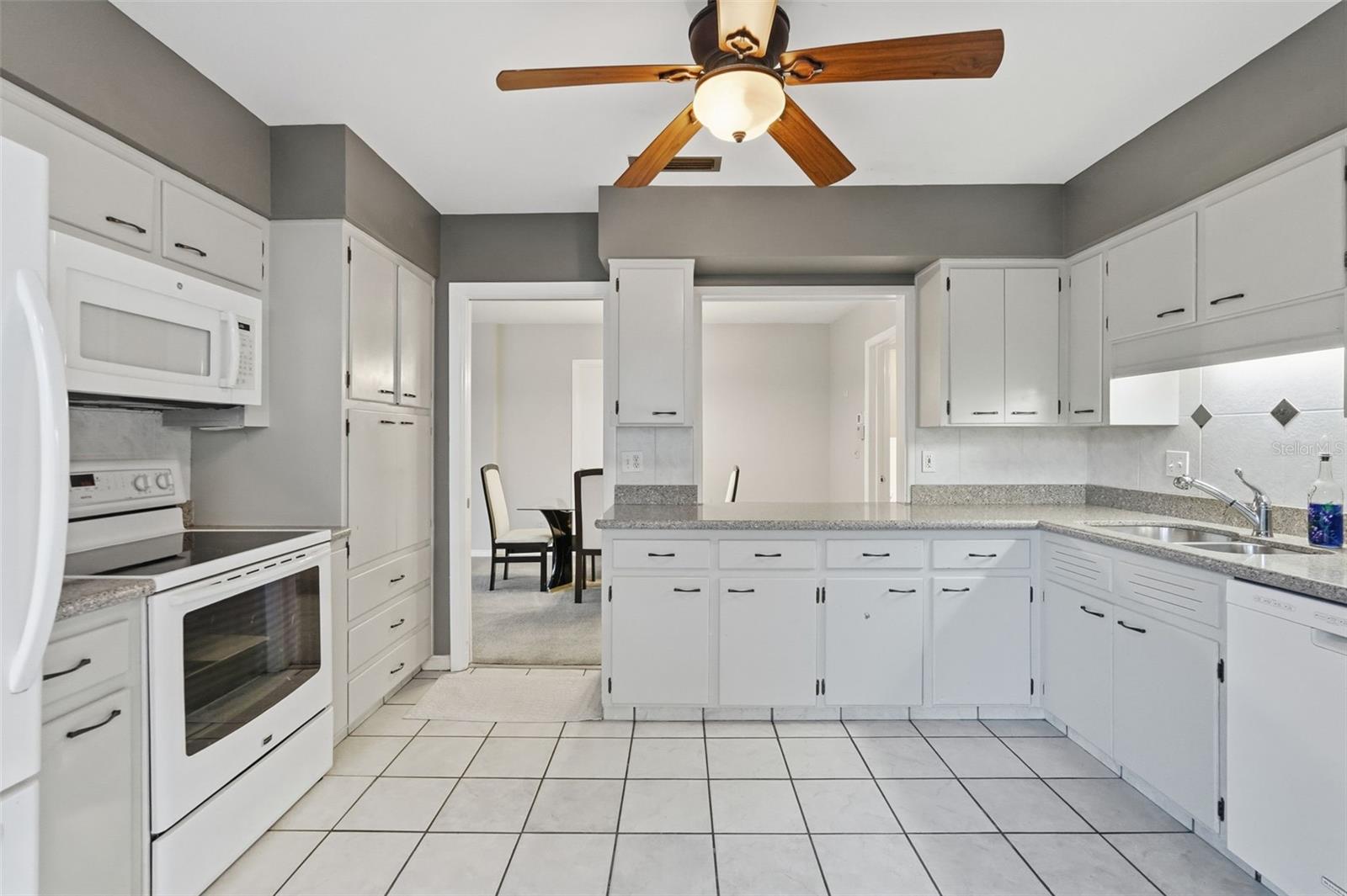 Image 19 of 37 For 1000 Shore Drive Ne 2