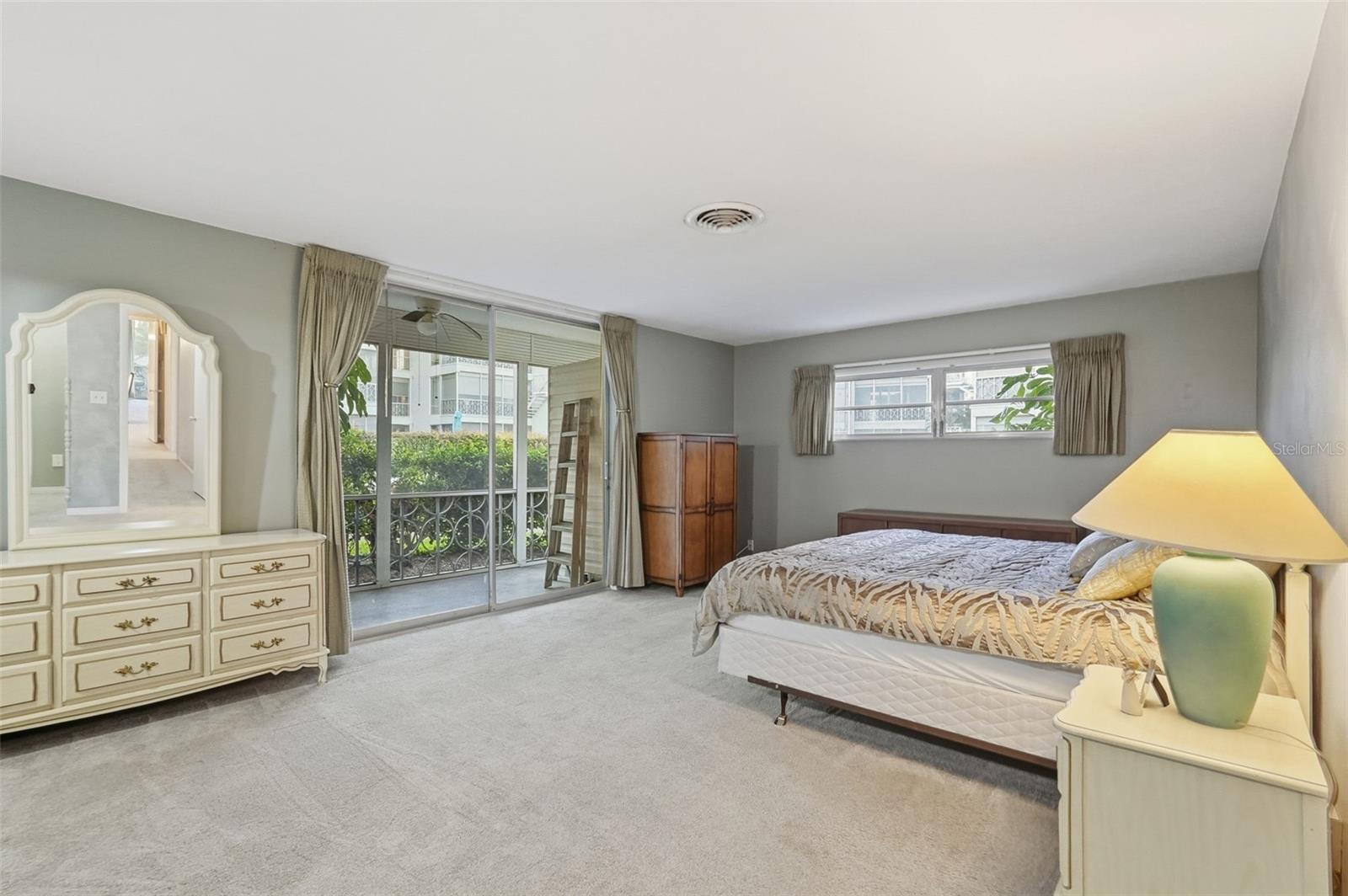 Image 20 of 37 For 1000 Shore Drive Ne 2