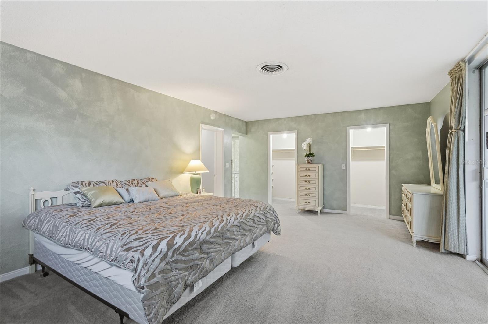 Image 21 of 37 For 1000 Shore Drive Ne 2