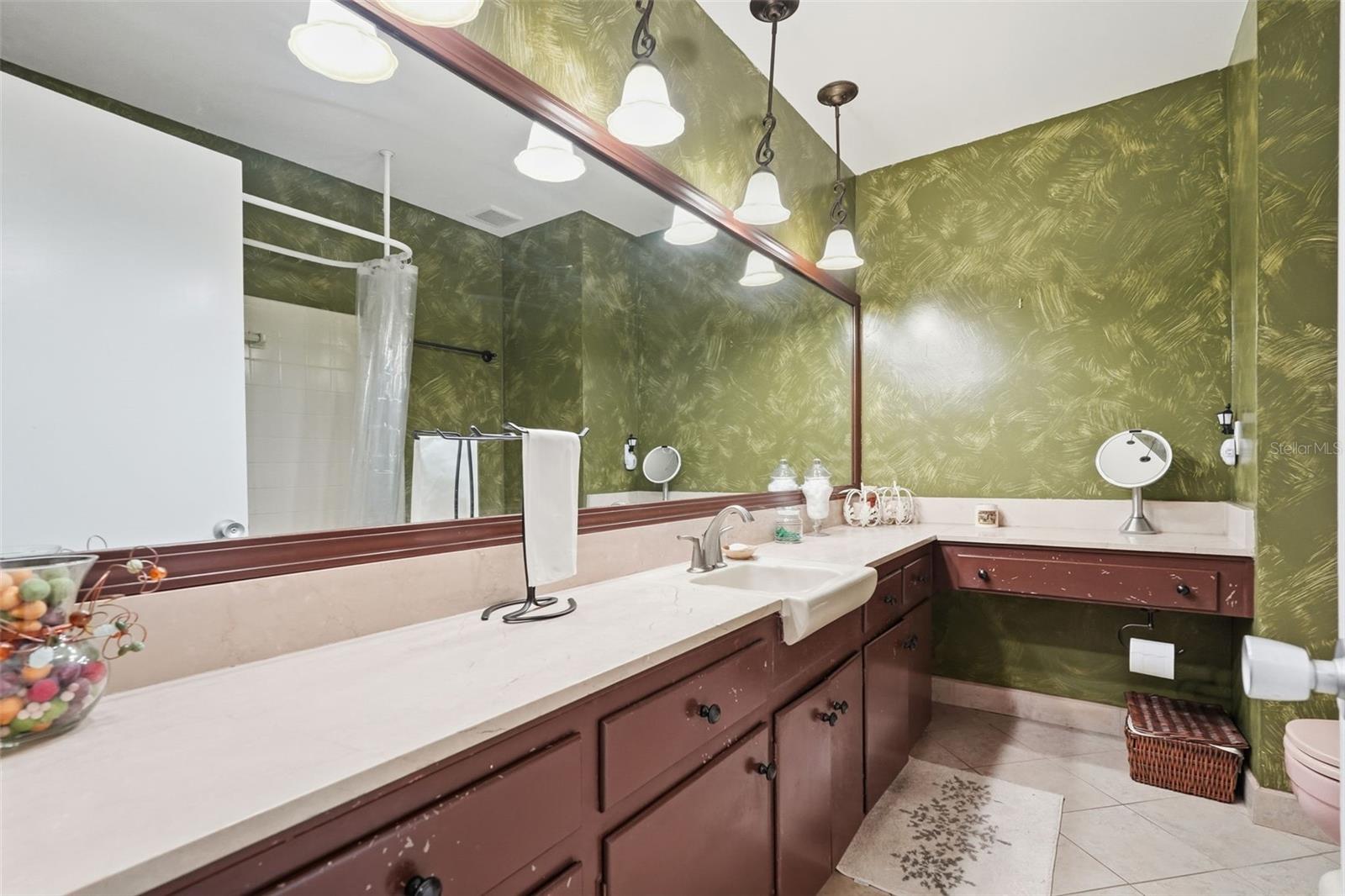 Image 23 of 37 For 1000 Shore Drive Ne 2