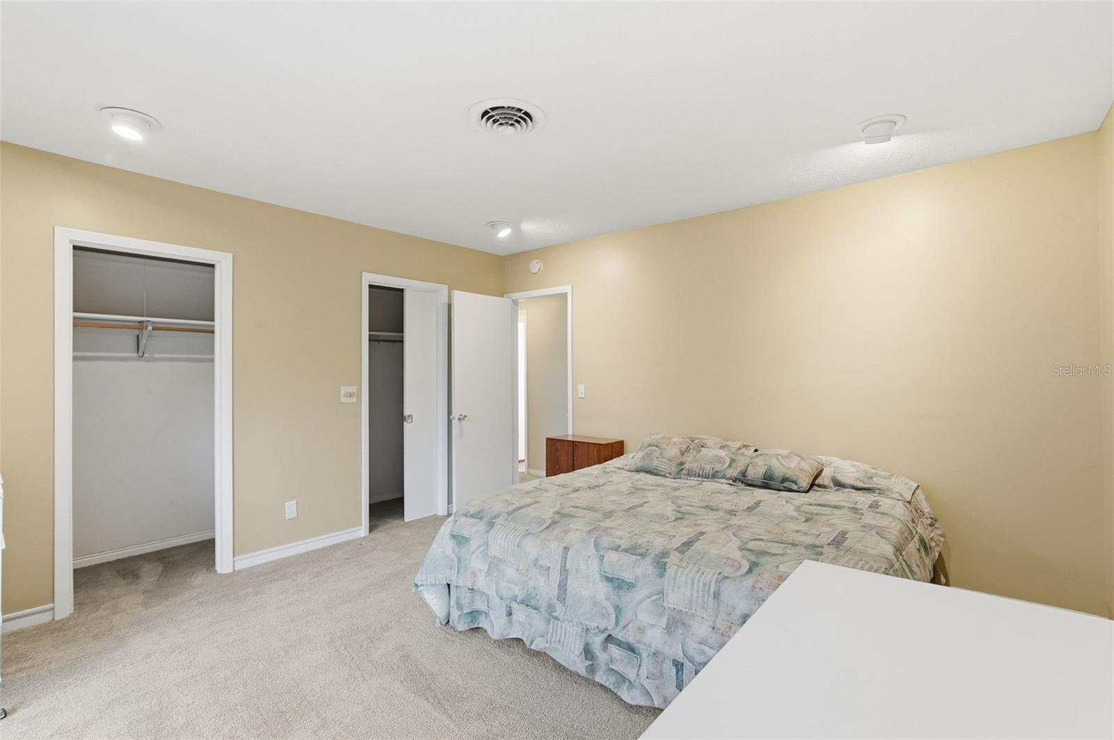 Image 25 of 37 For 1000 Shore Drive Ne 2