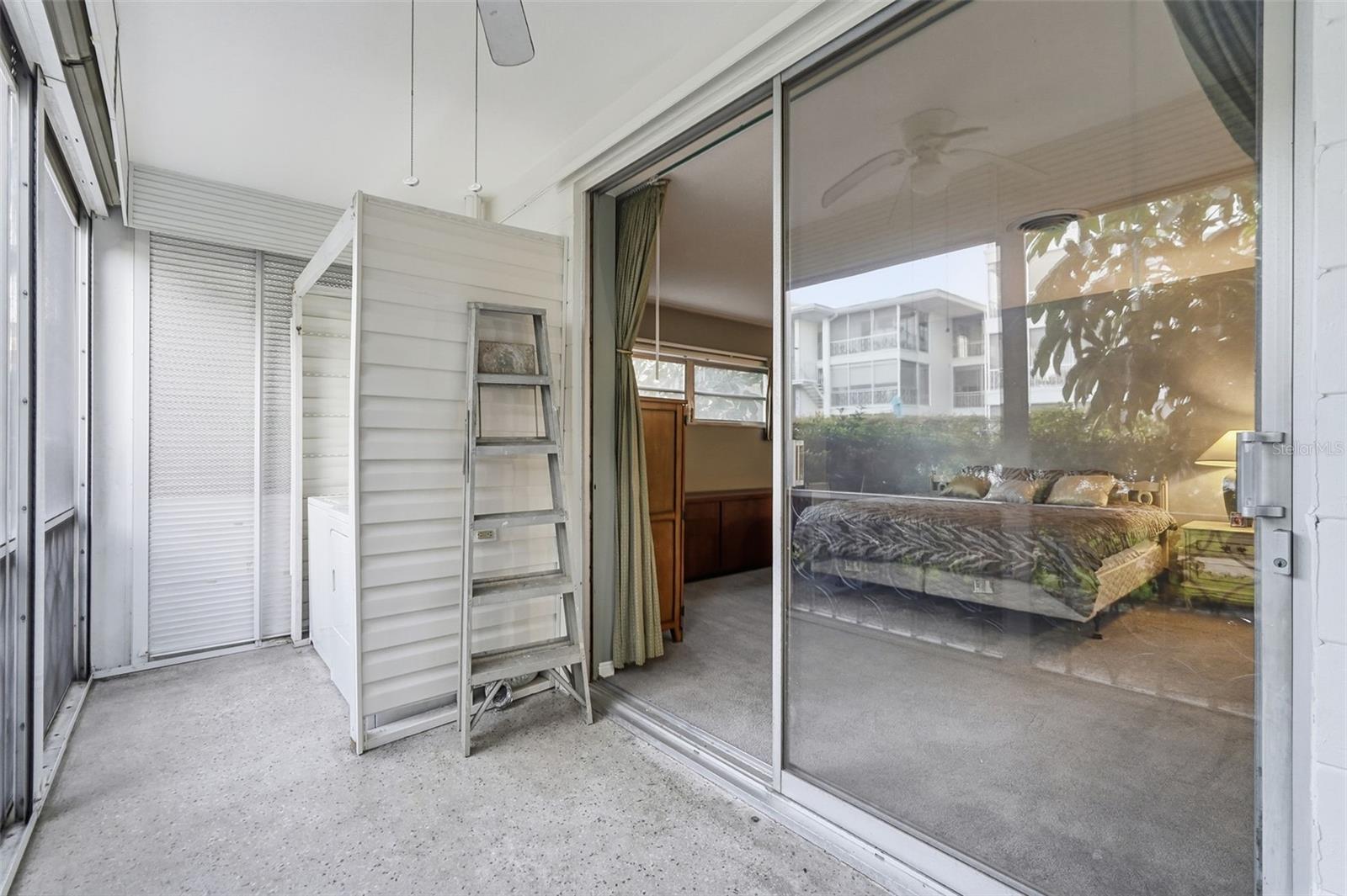 Image 32 of 37 For 1000 Shore Drive Ne 2