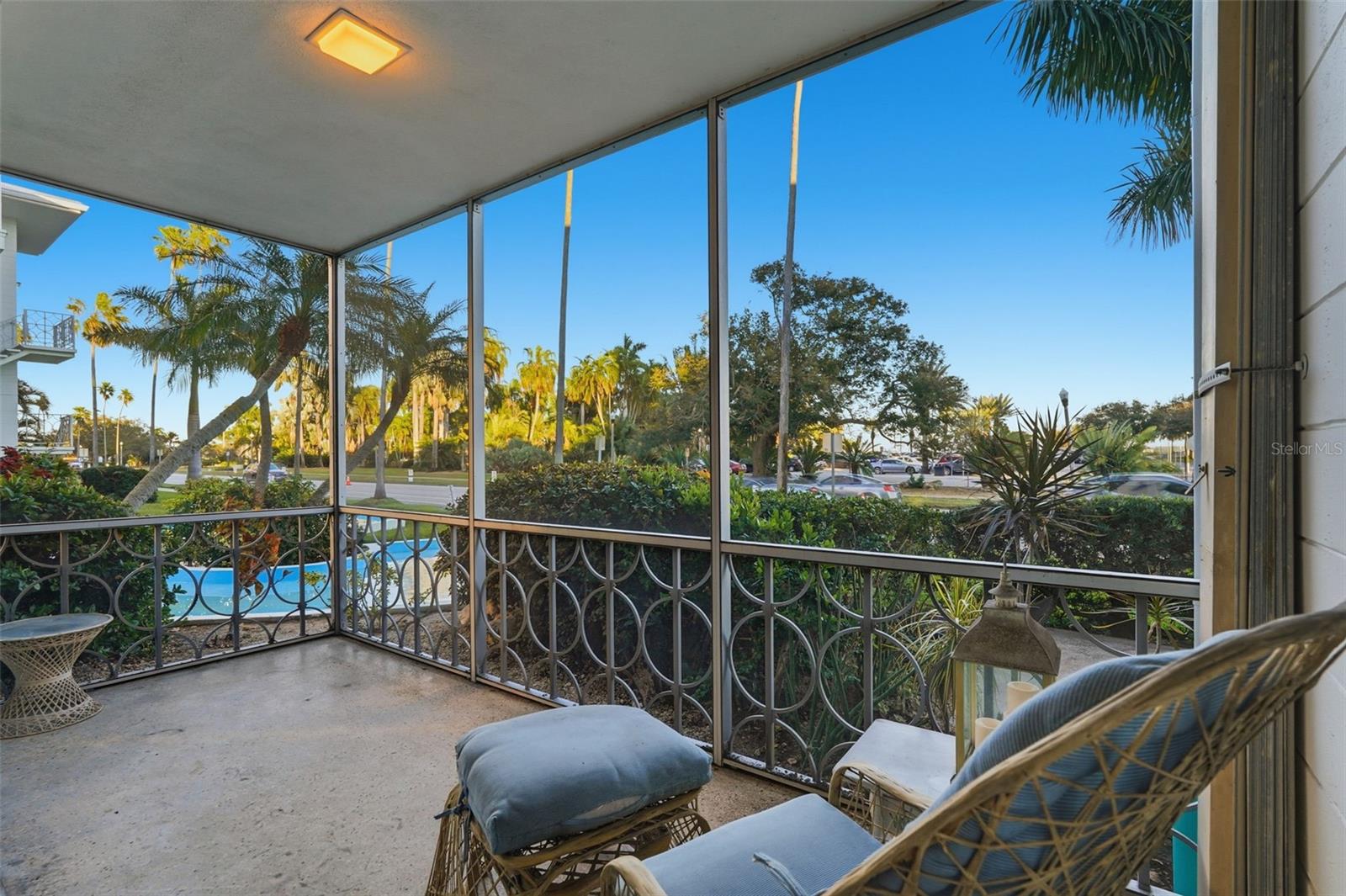 Image 35 of 37 For 1000 Shore Drive Ne 2