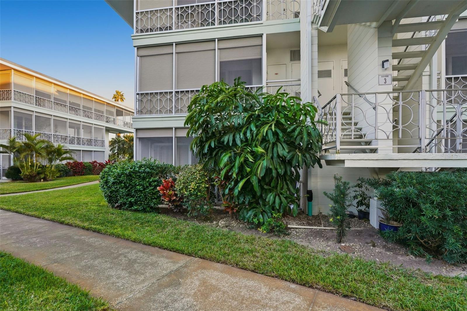 Image 37 of 37 For 1000 Shore Drive Ne 2