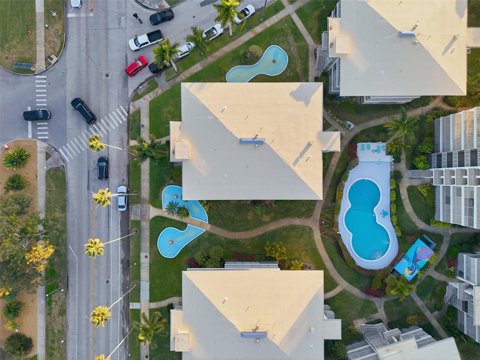 Image 6 of 37 For 1000 Shore Drive Ne 2