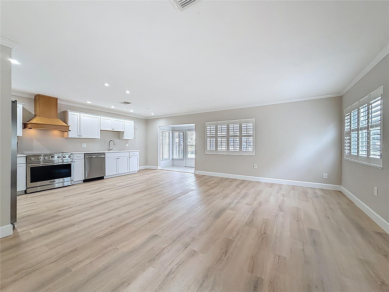 Image 5 of 46 For 6747 Cape Hatteras Way Ne 4