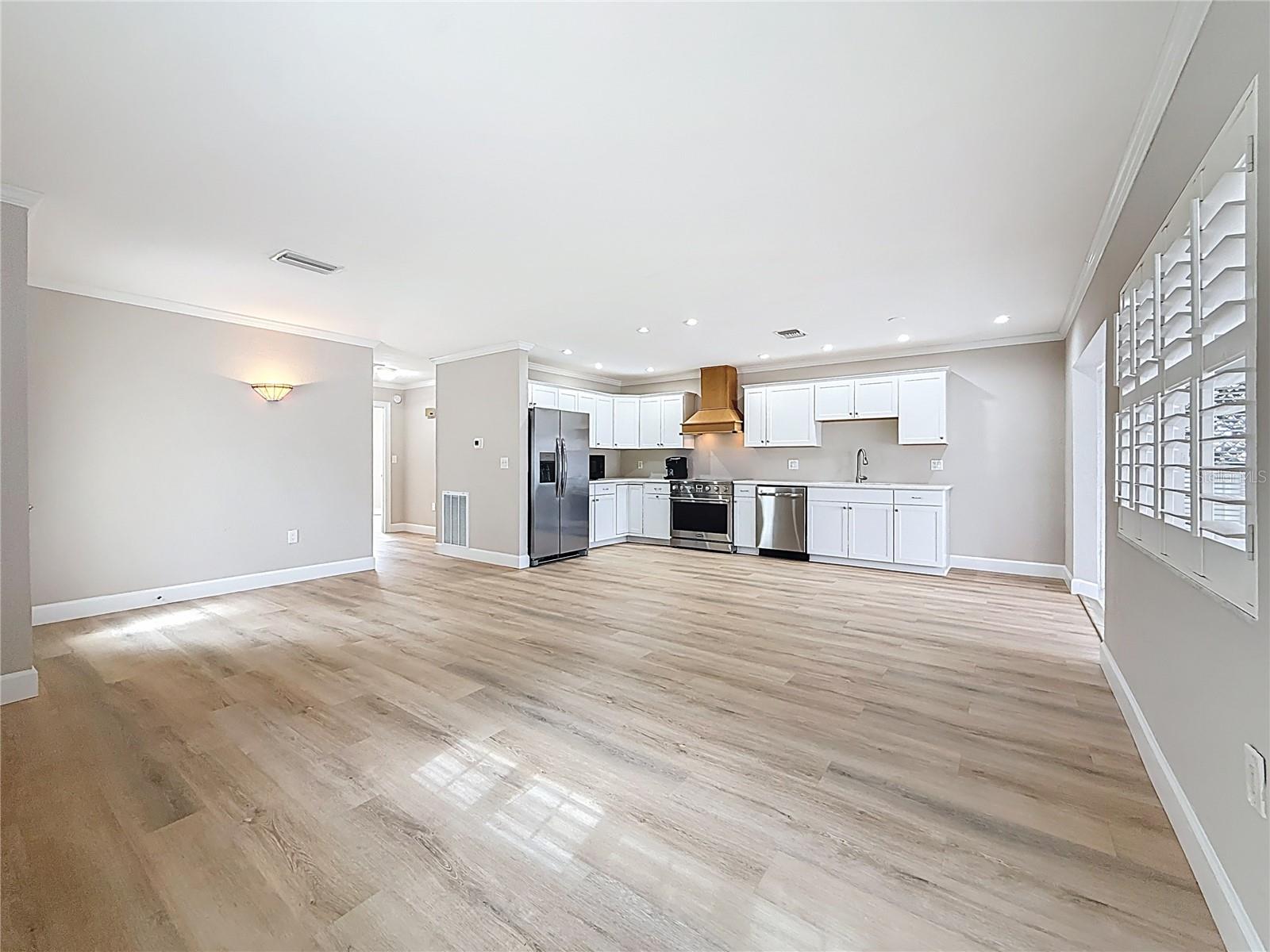 Image 6 of 46 For 6747 Cape Hatteras Way Ne 4