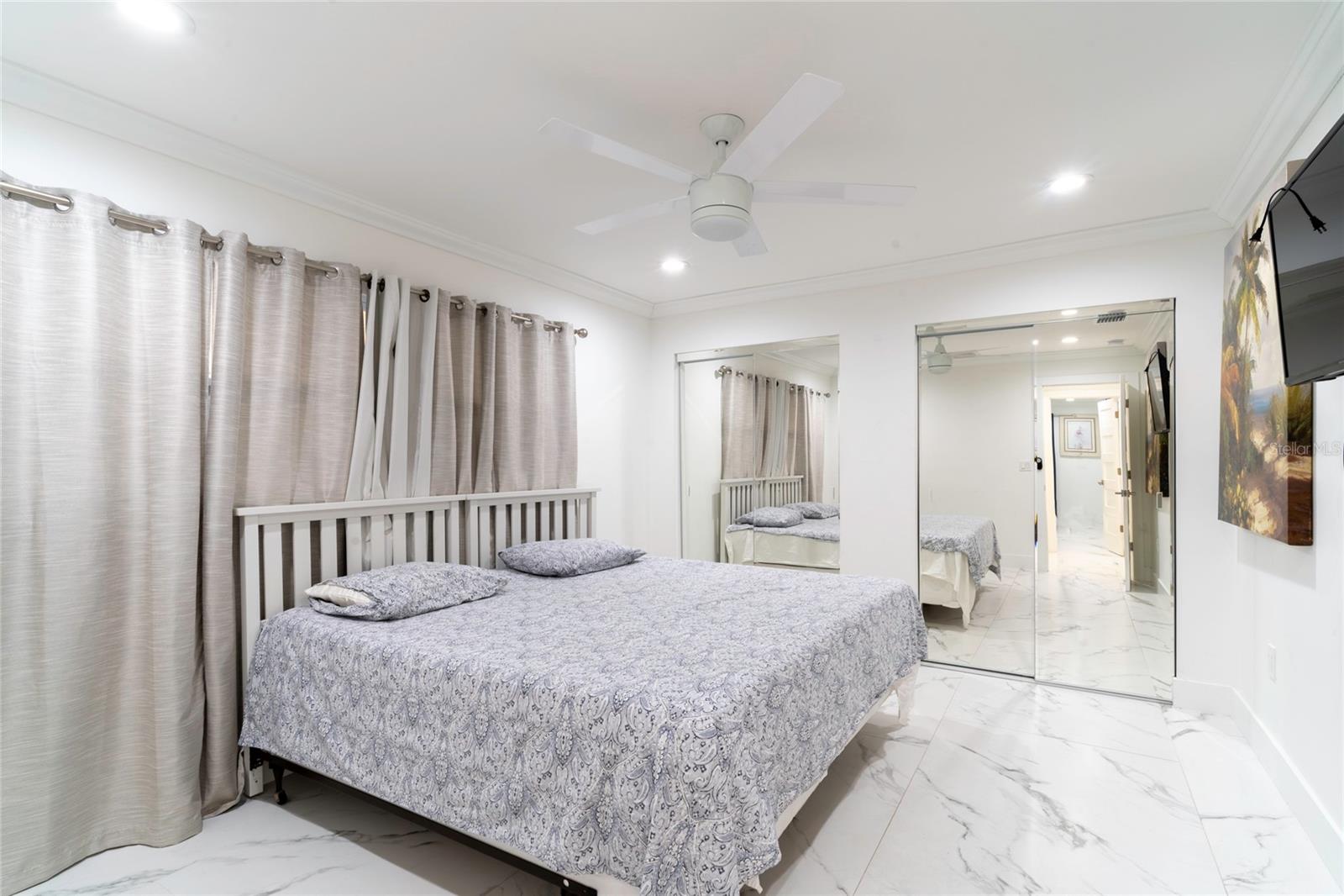 Image 14 of 24 For 320 Harbor Passage