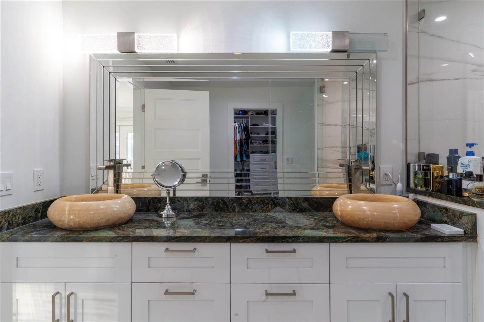 Image 19 of 24 For 320 Harbor Passage