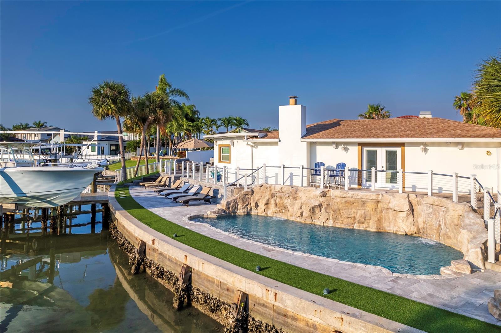 Image 23 of 24 For 320 Harbor Passage