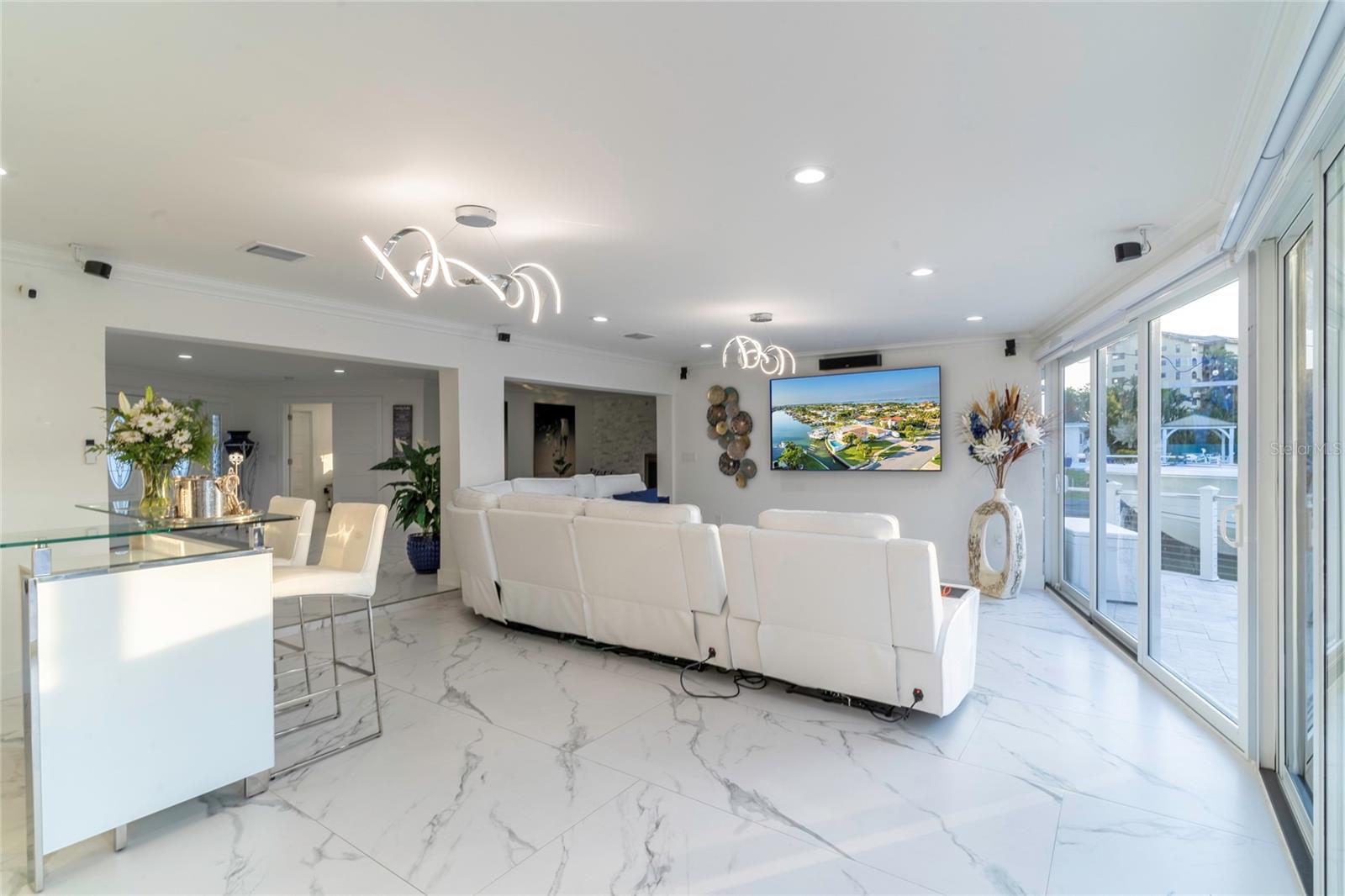 Image 4 of 24 For 320 Harbor Passage