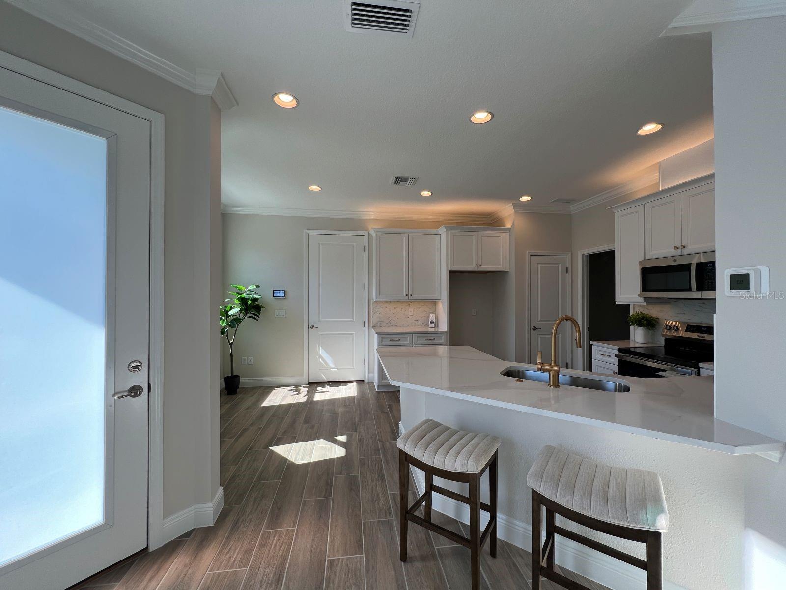 Image 5 of 26 For 7709 93rd Street N