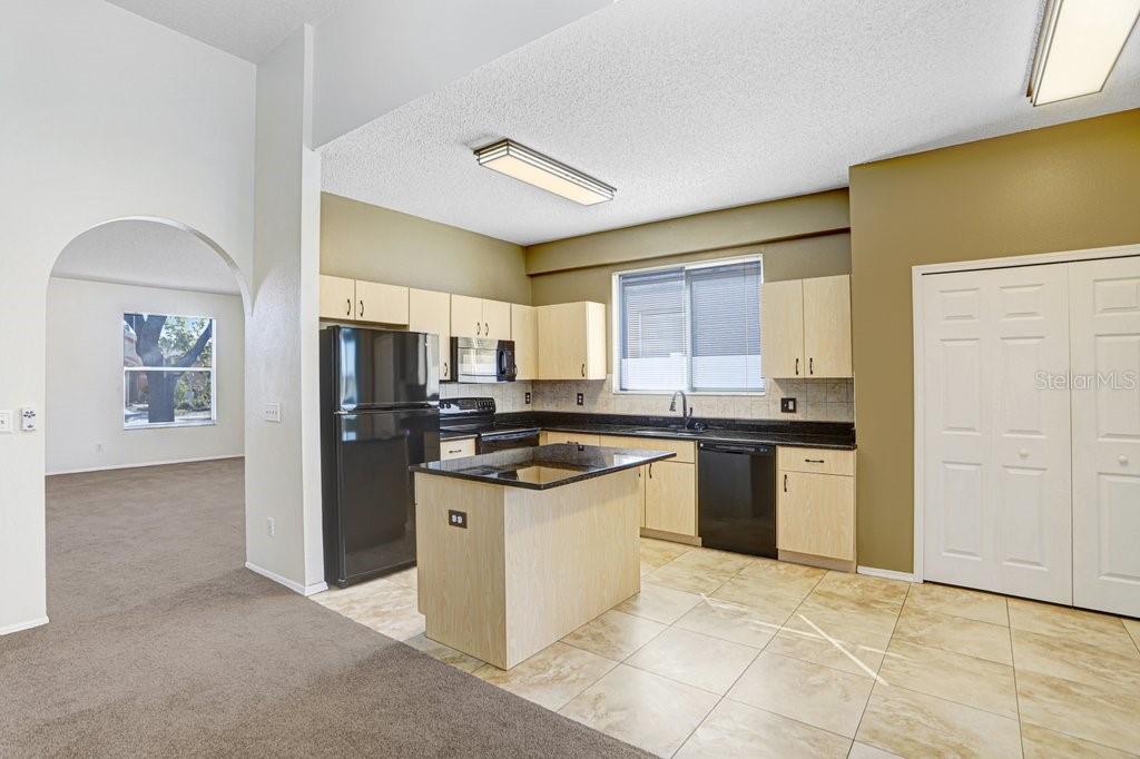 Image 10 of 34 For 8924 Metheny Circle