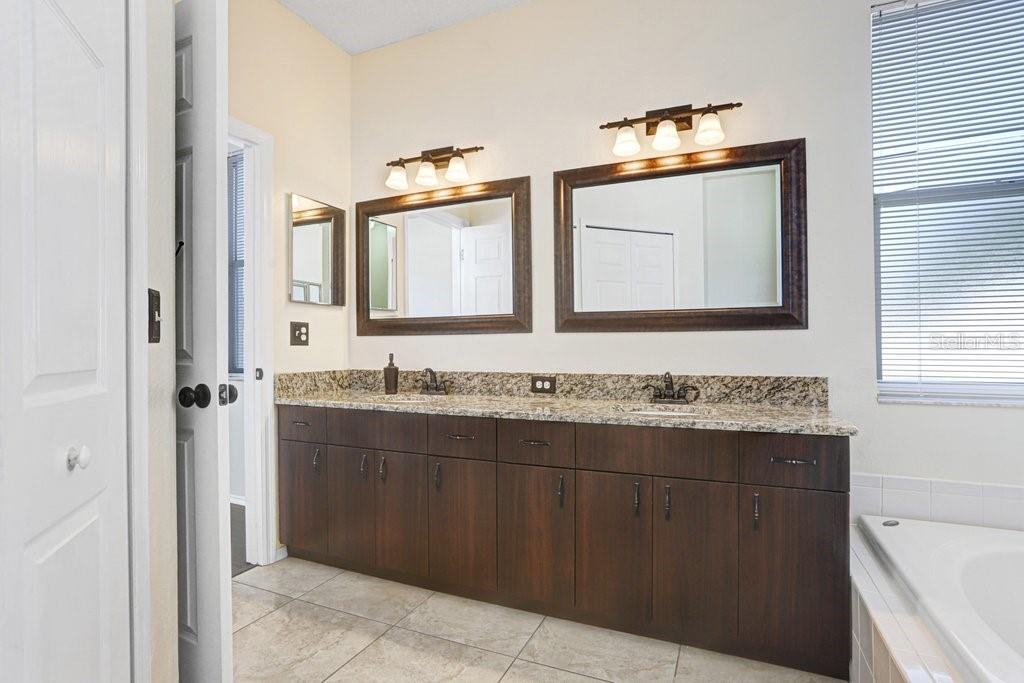 Image 17 of 34 For 8924 Metheny Circle