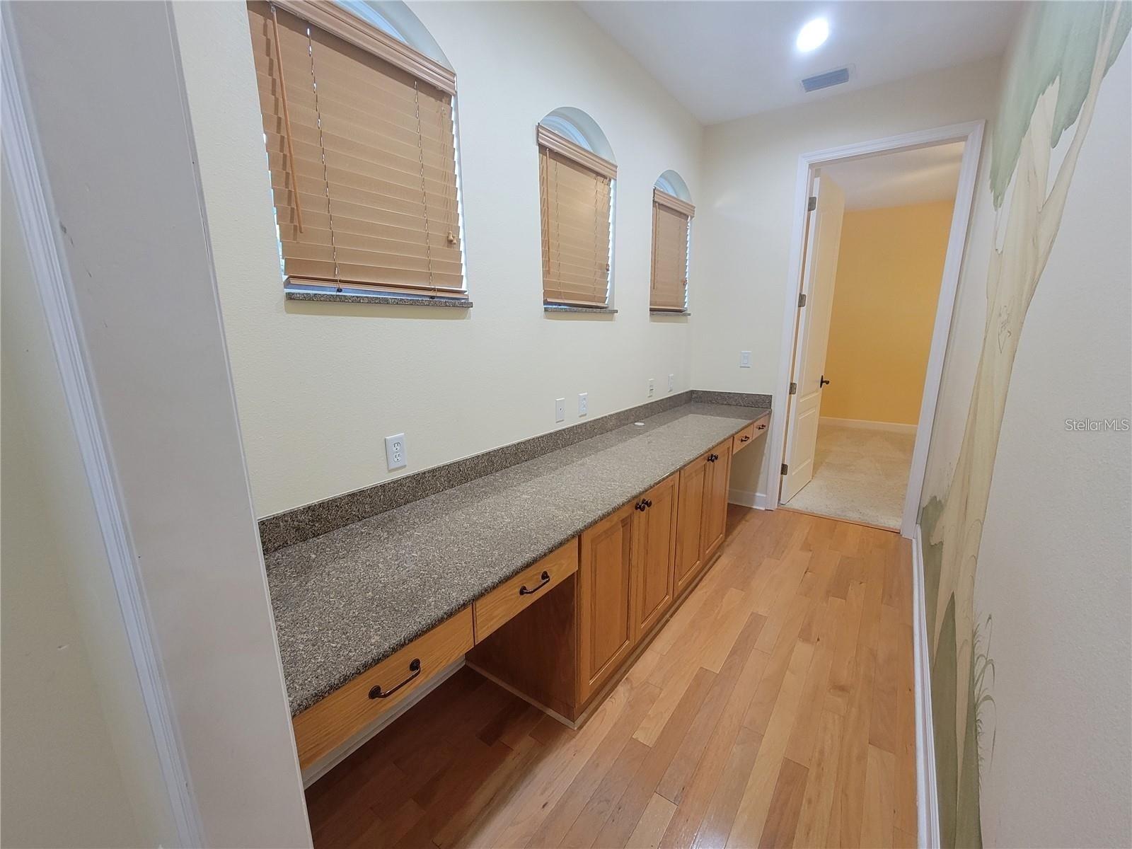 Image 33 of 68 For 10209 Thurston Groves Boulevard