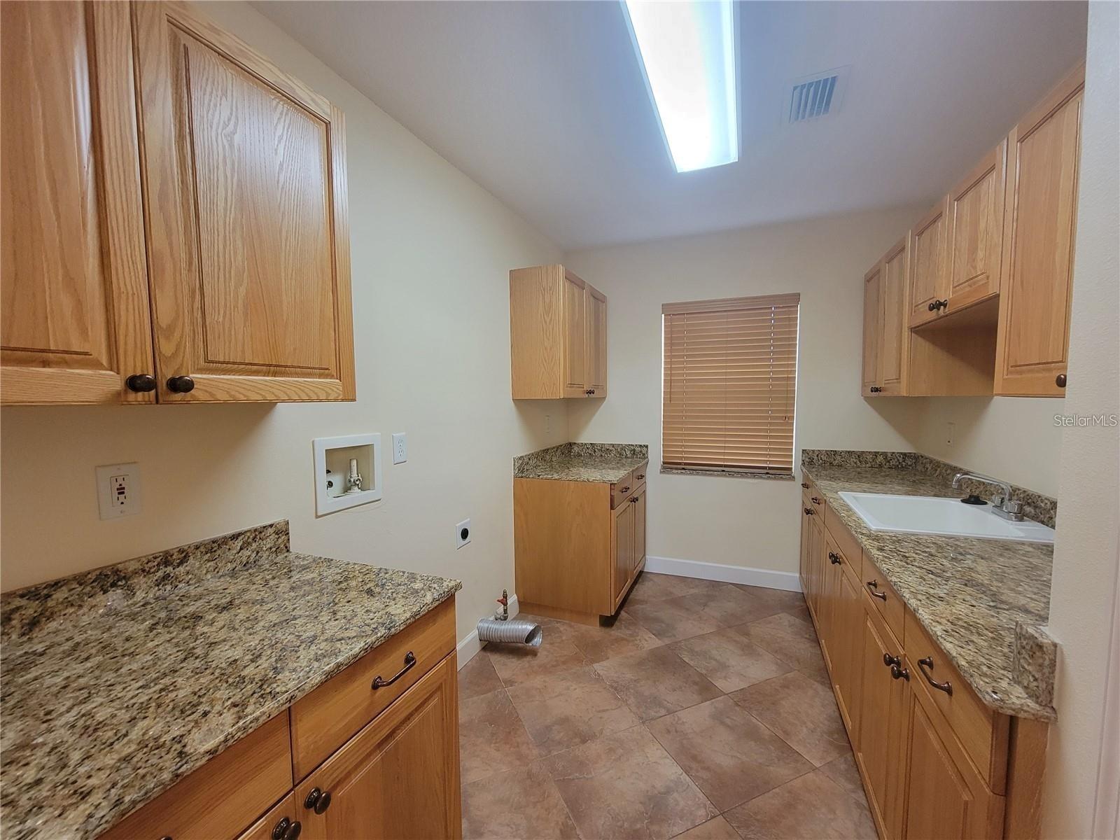 Image 41 of 68 For 10209 Thurston Groves Boulevard