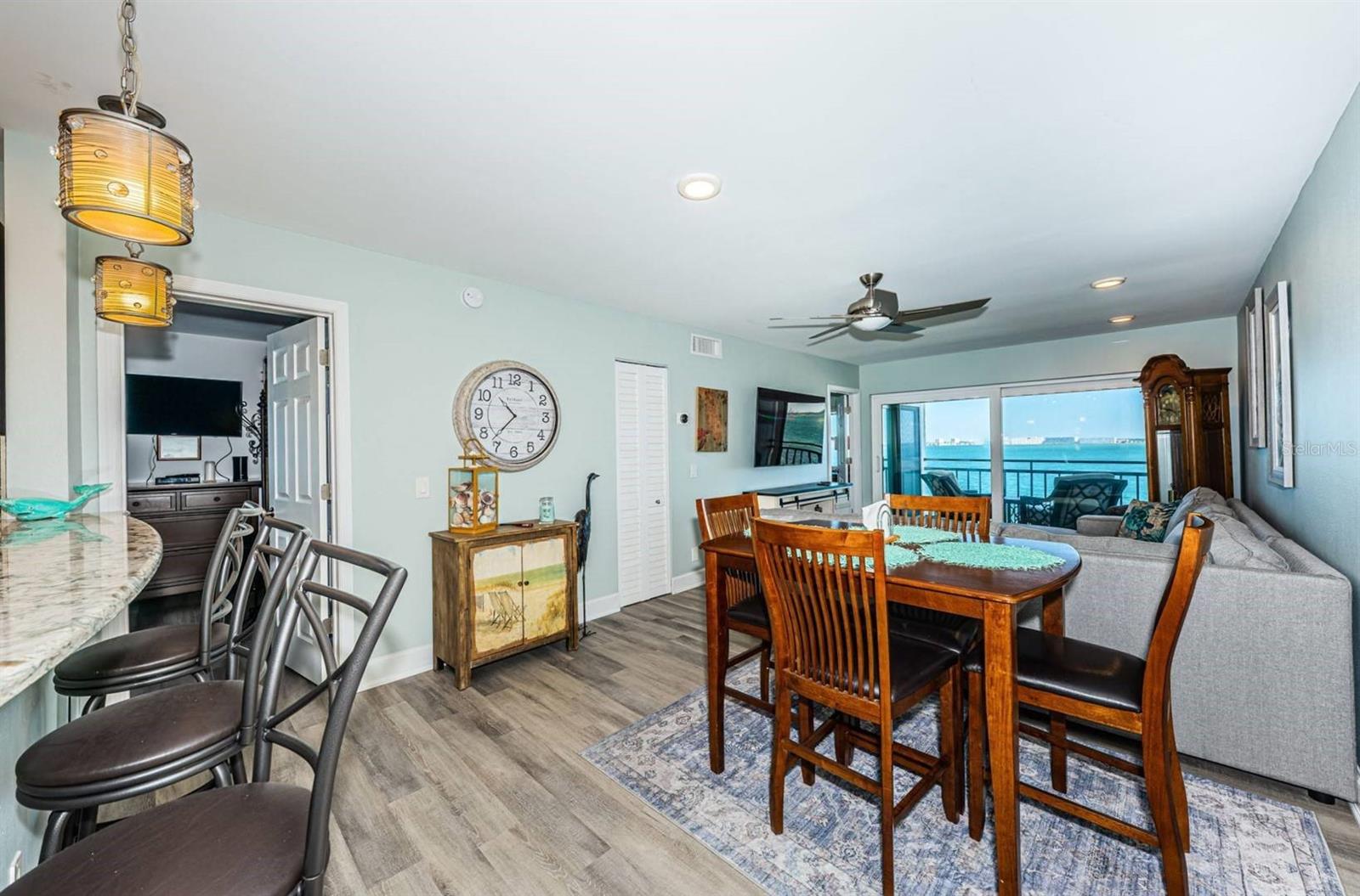 Image 10 of 19 For 6265 Sun Boulevard 309