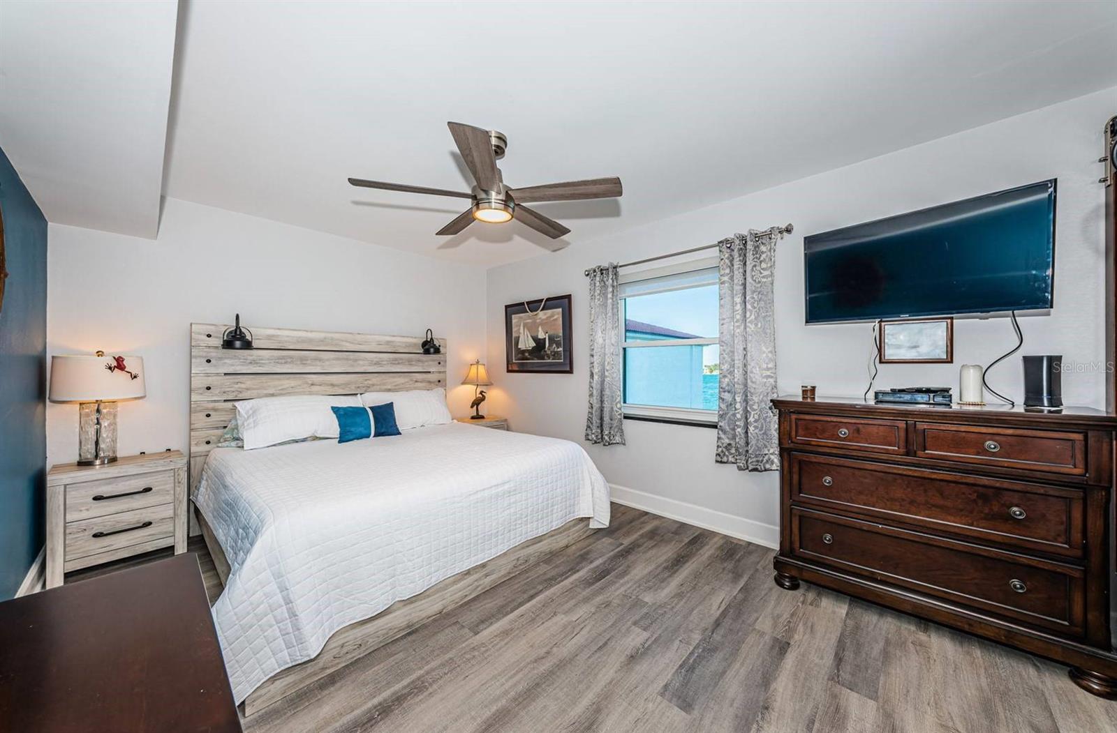 Image 11 of 19 For 6265 Sun Boulevard 309