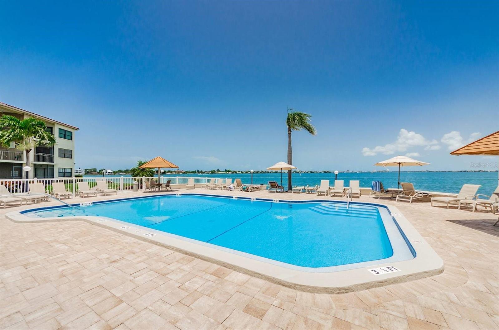 Image 14 of 19 For 6265 Sun Boulevard 309