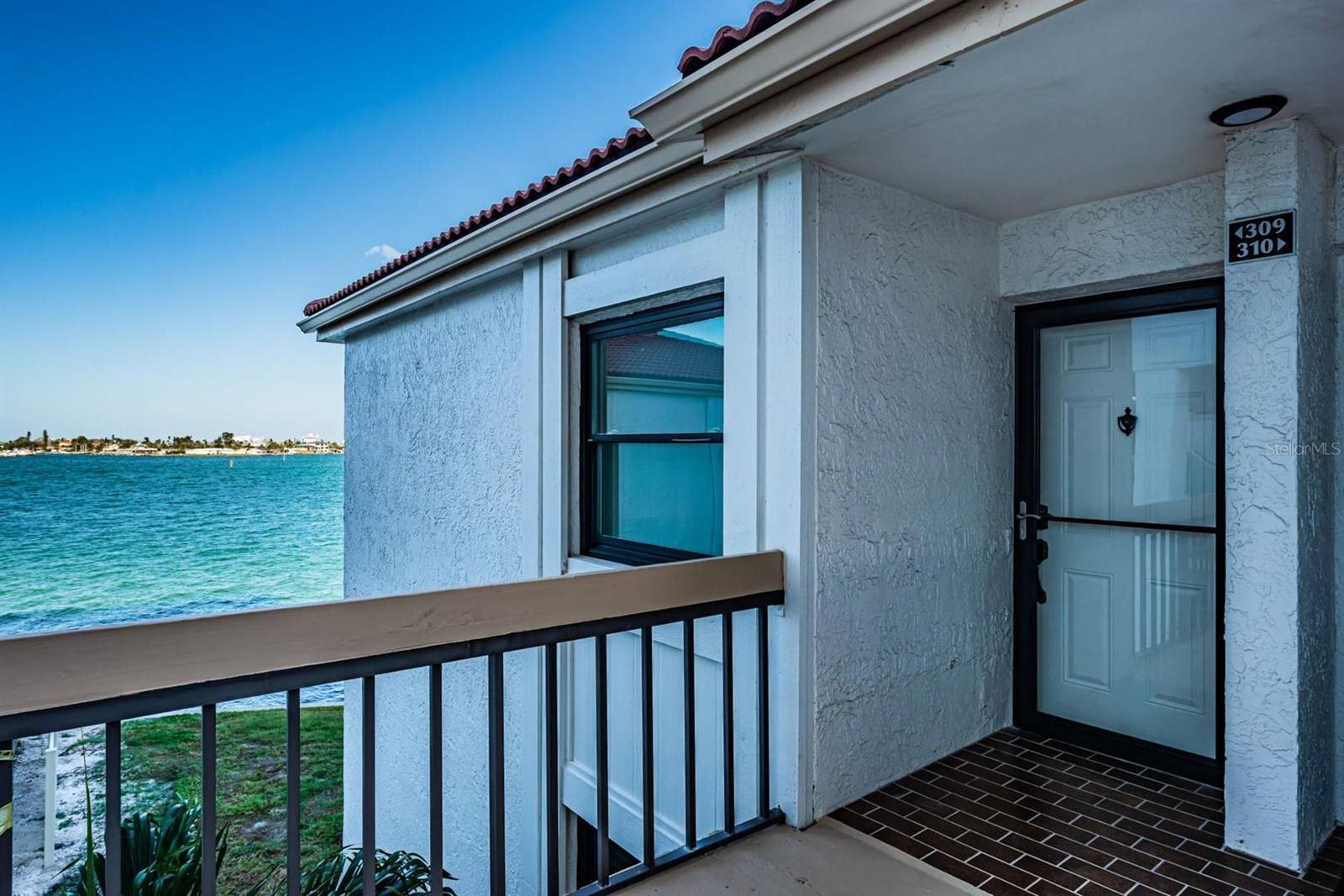 Image 2 of 19 For 6265 Sun Boulevard 309